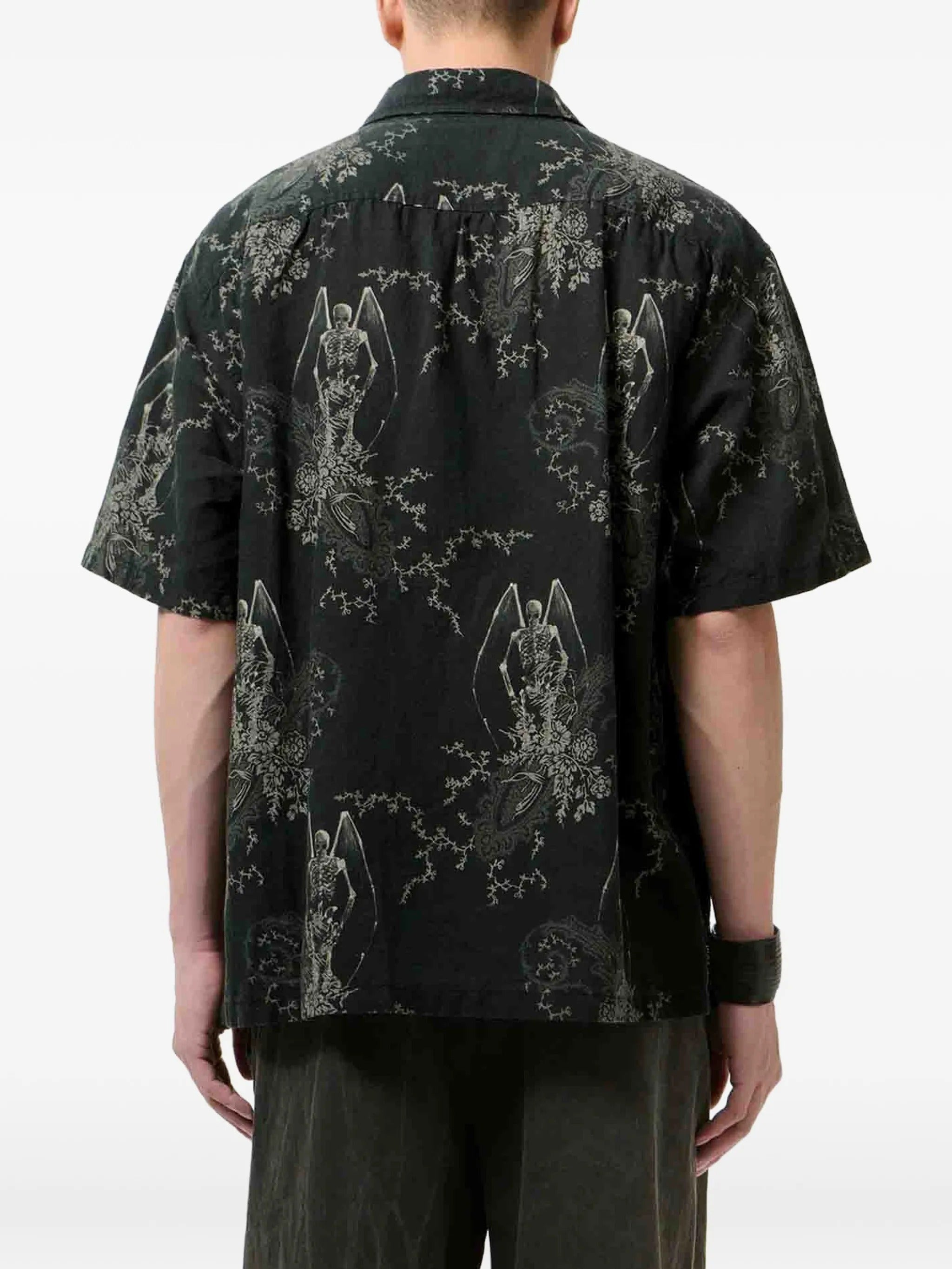 Every shirt shortsleeve
