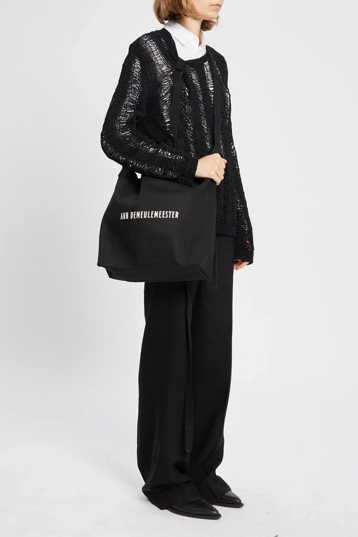 Ad medium shoulder bag with adjustable strap