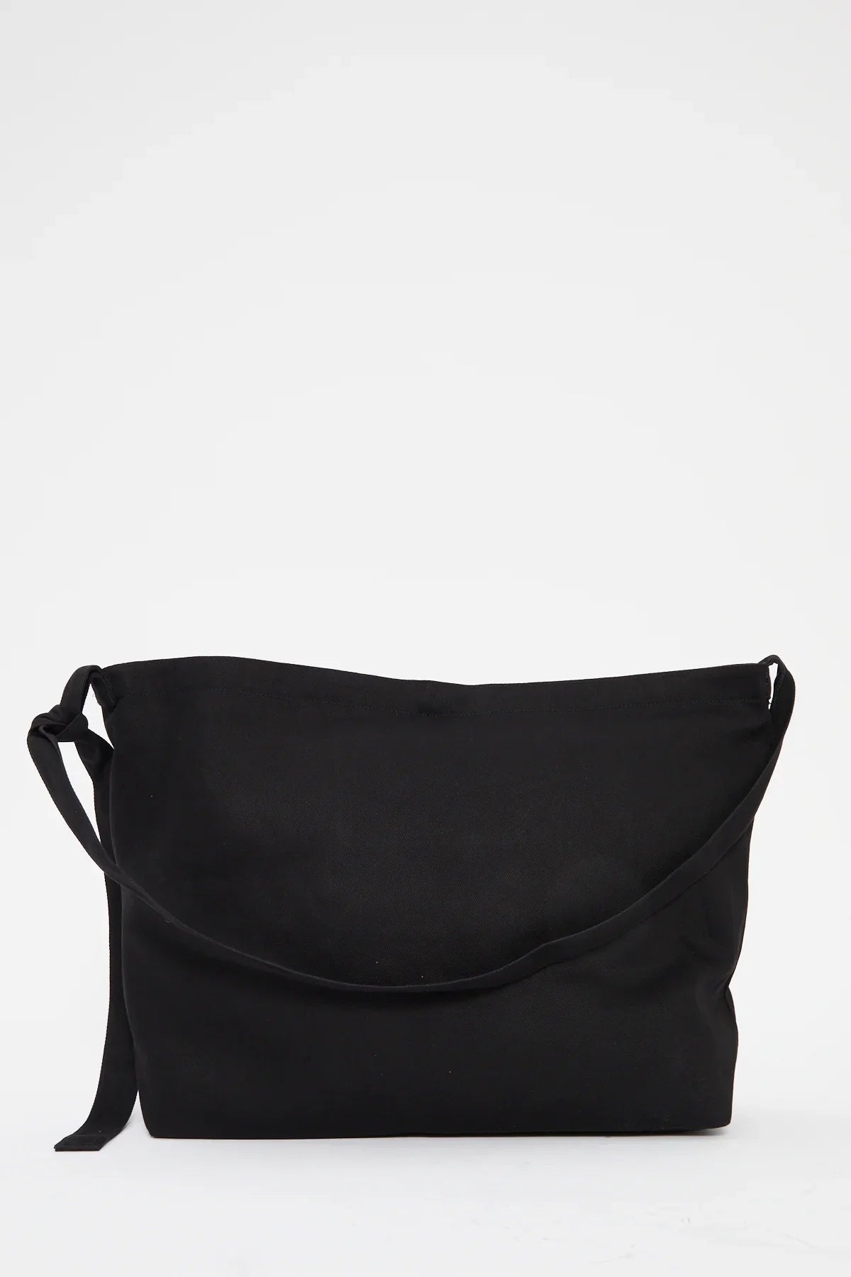 Ad large shoulder bag with adjustable strap