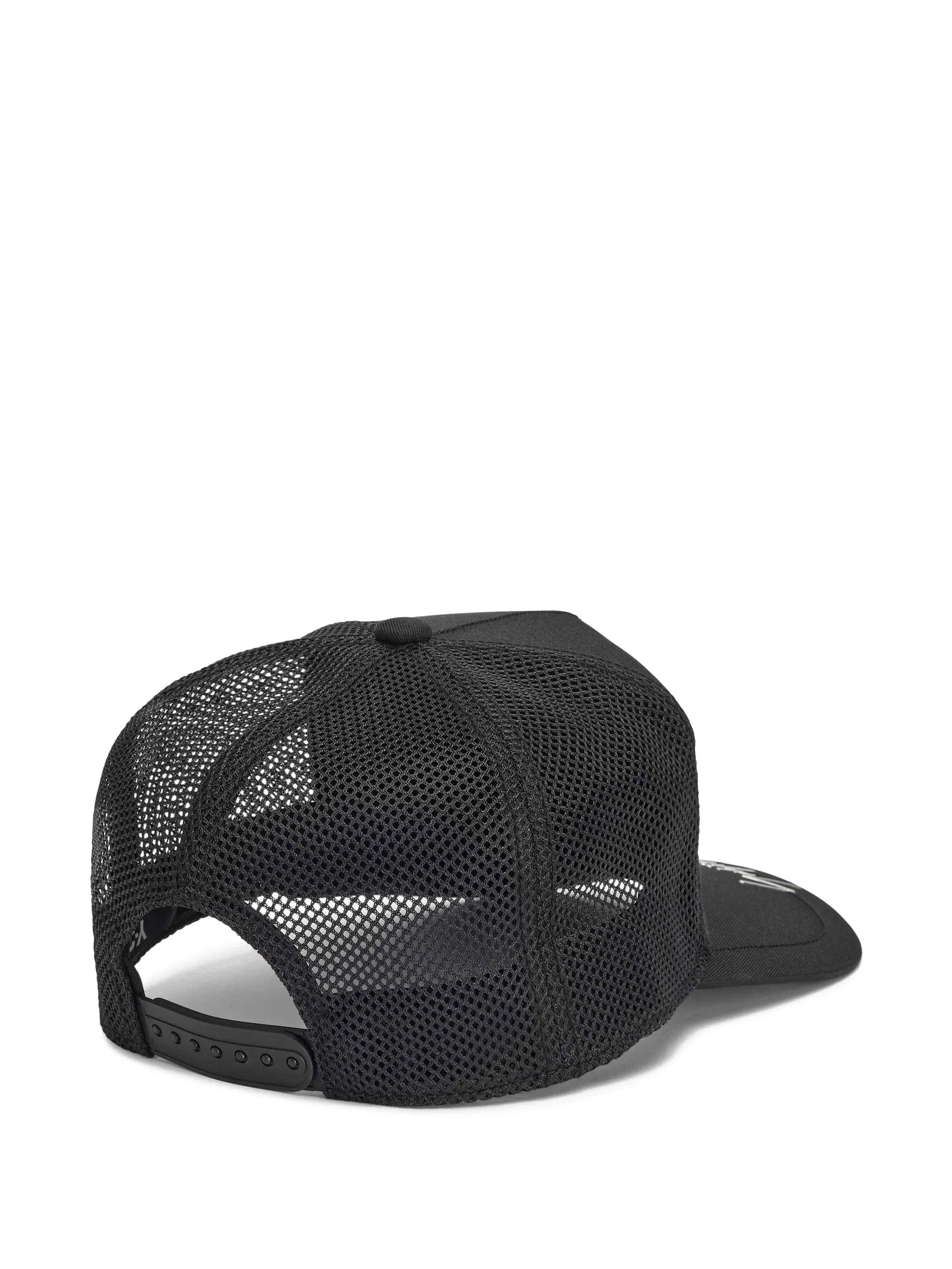 Y-3 mer trucker