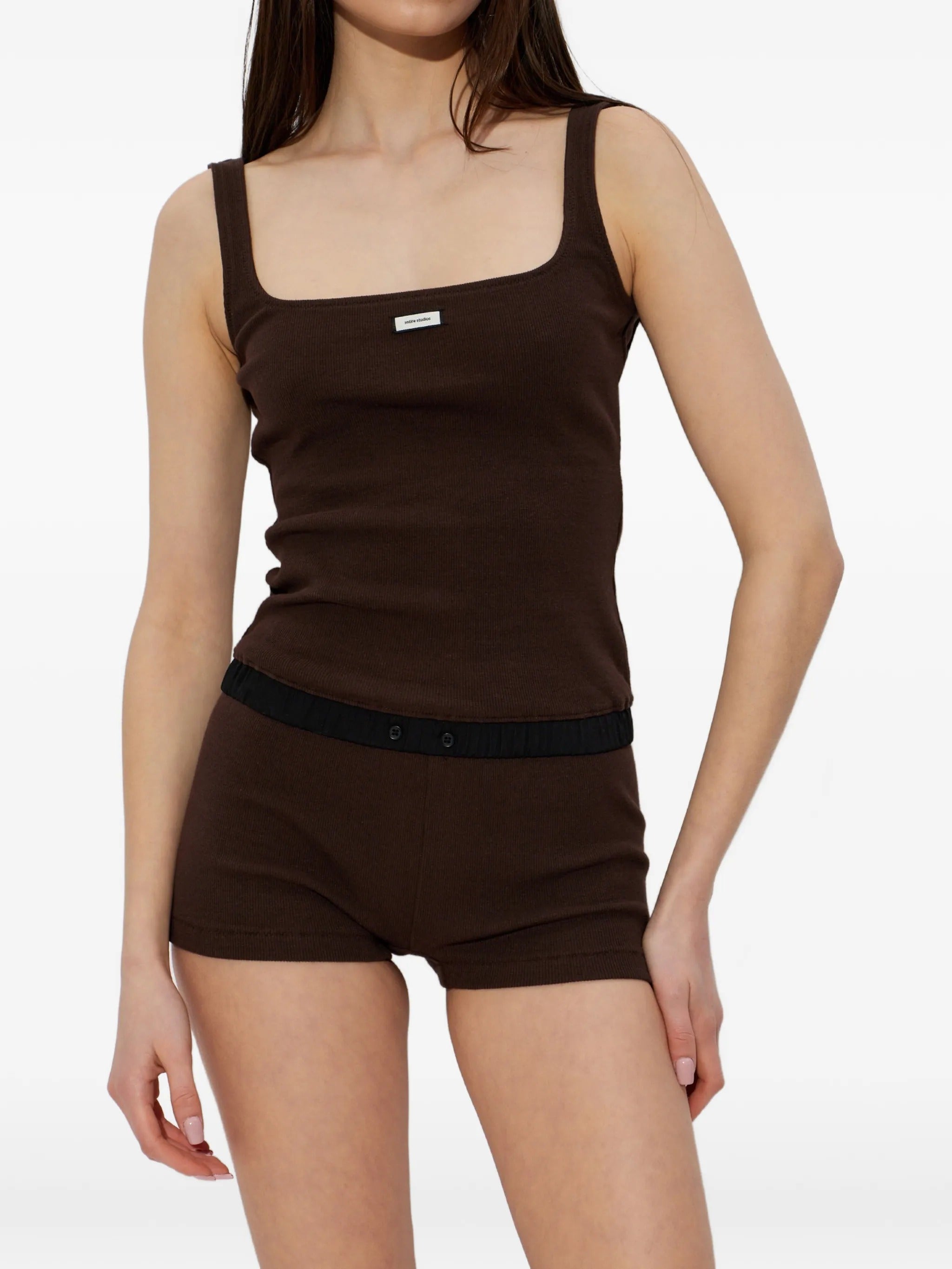 Lounge tank