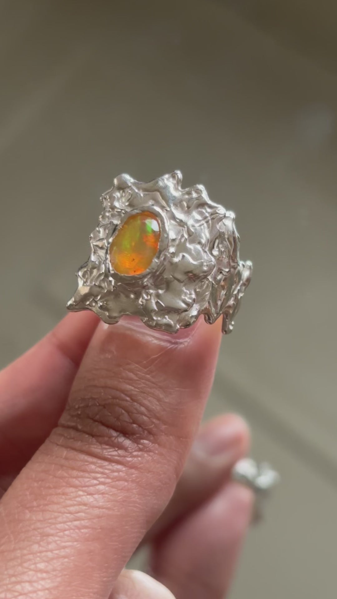 Framed fragment ring - size u