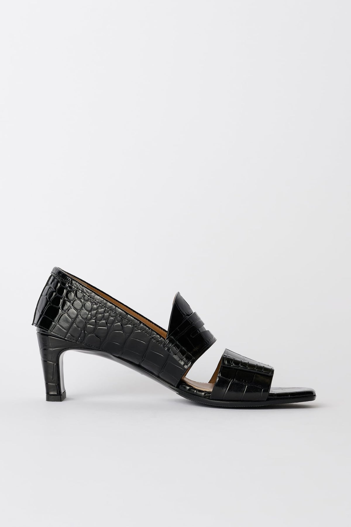 Court sandal