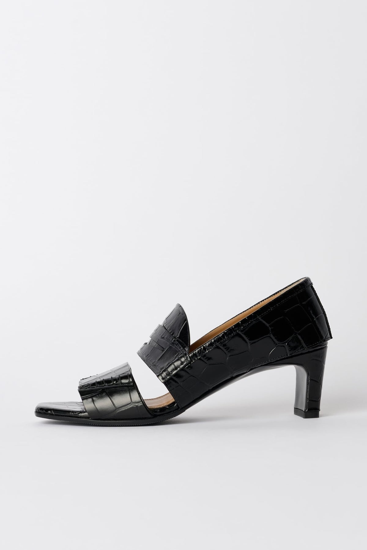 Court sandal