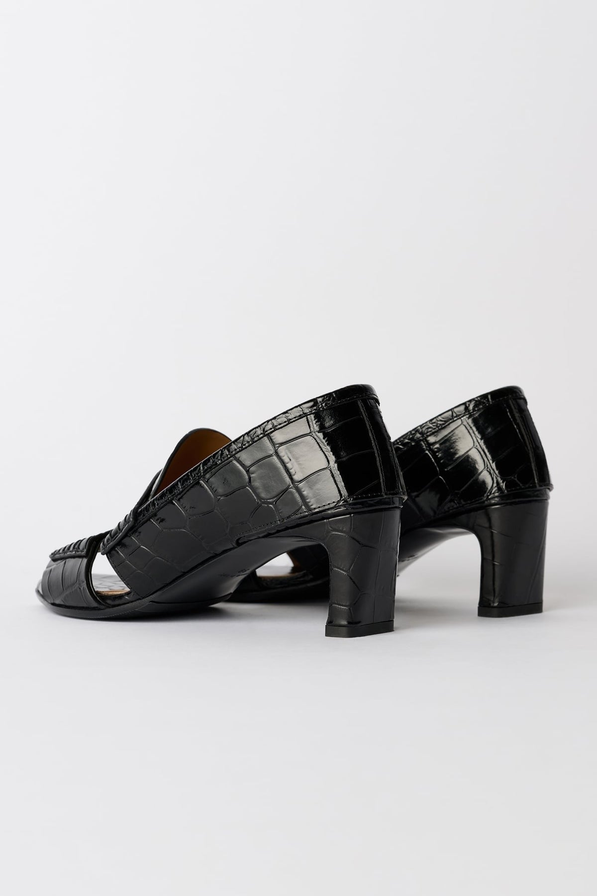 Court sandal