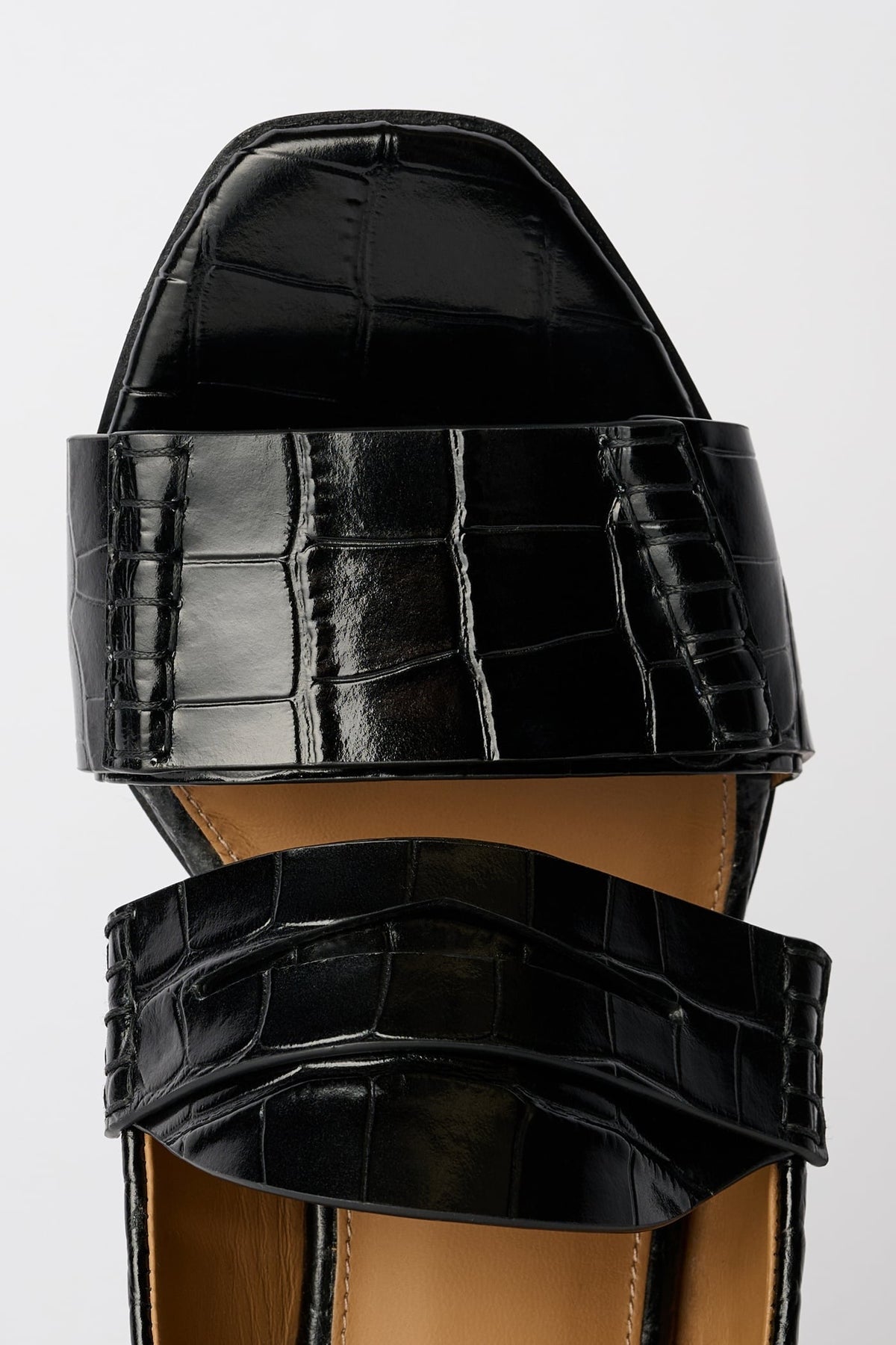 Court sandal