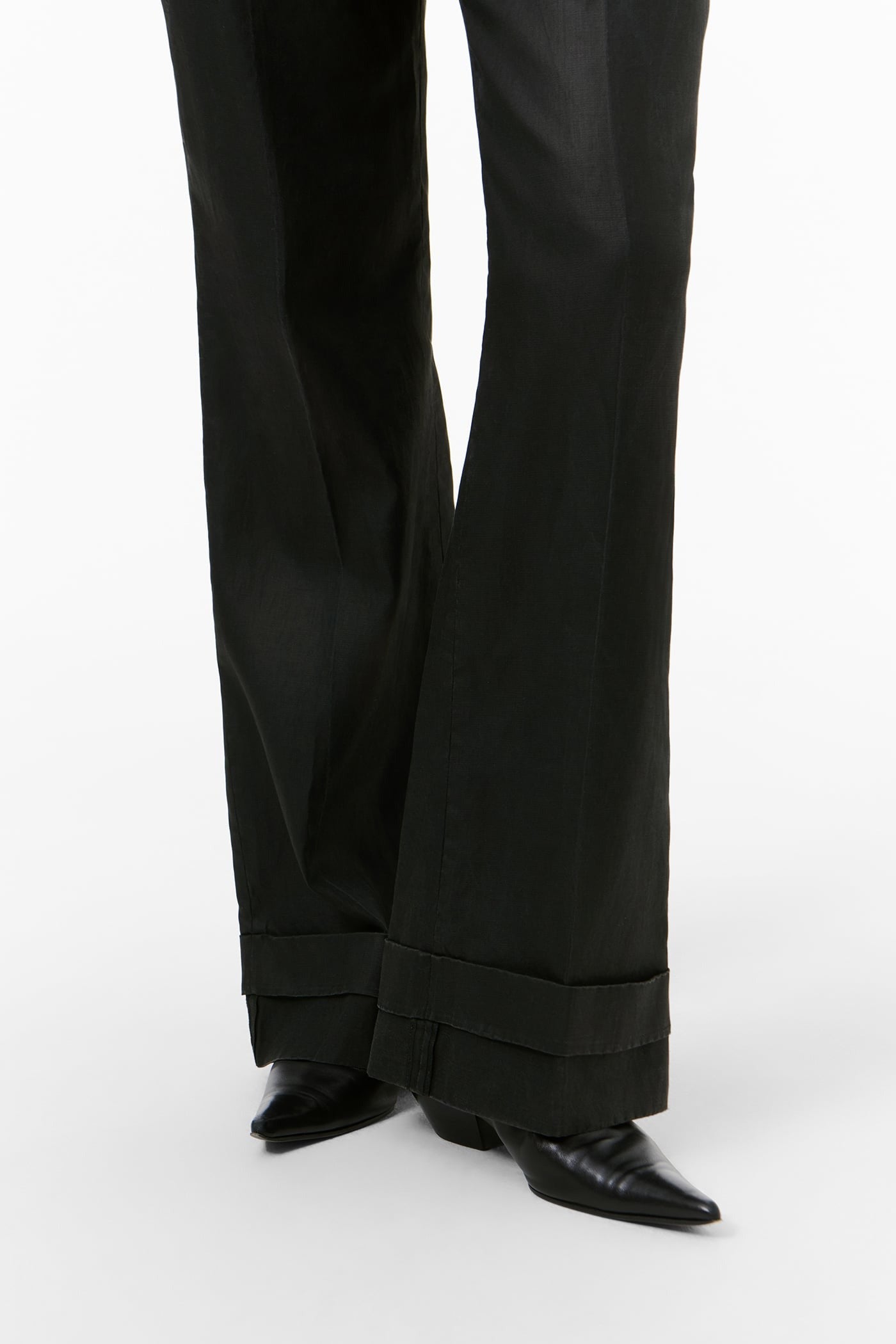 Hip trouser