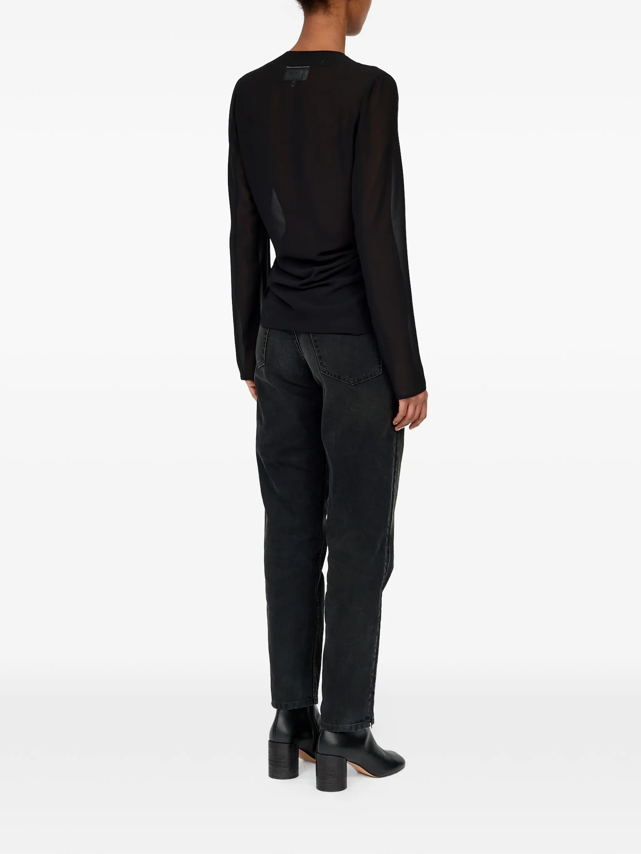 Long-sleeved top