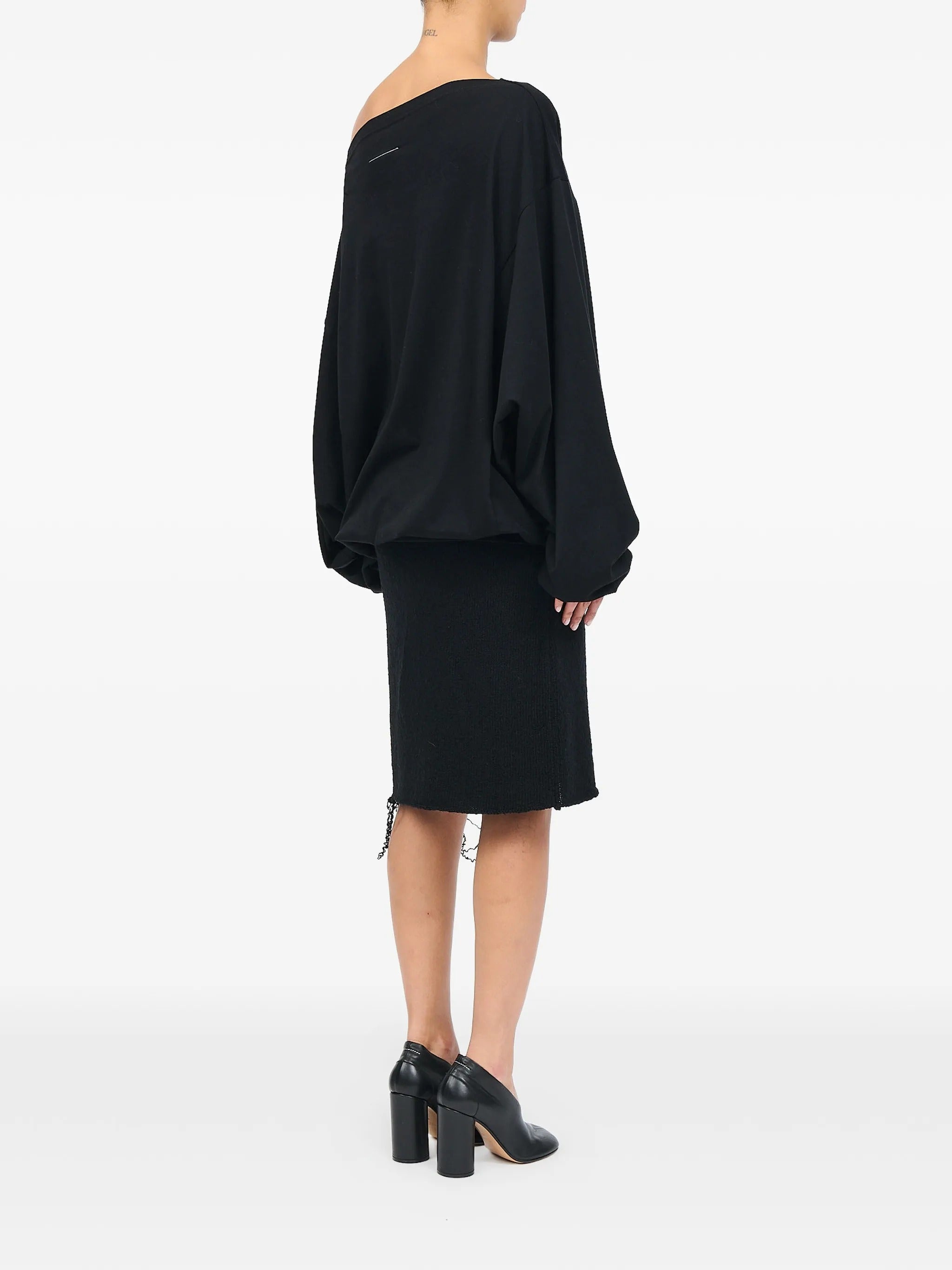 Long-sleeved top