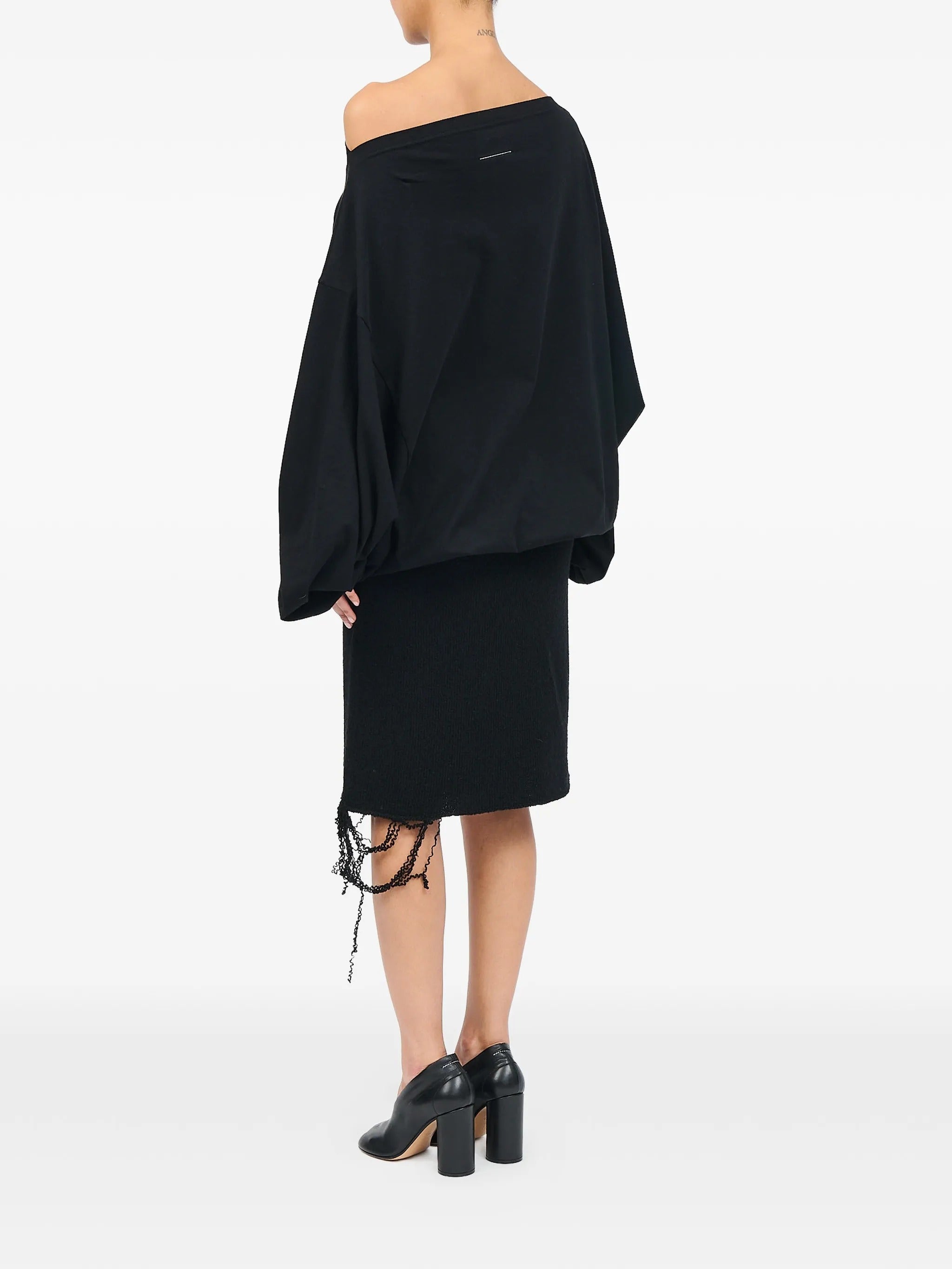 Long-sleeved top