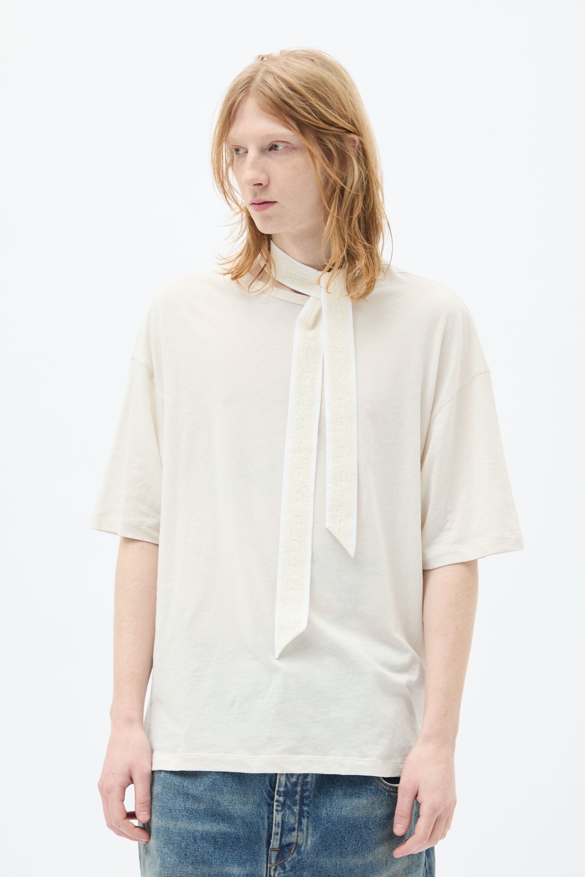 High comfort t-shirt with detachable collar with "