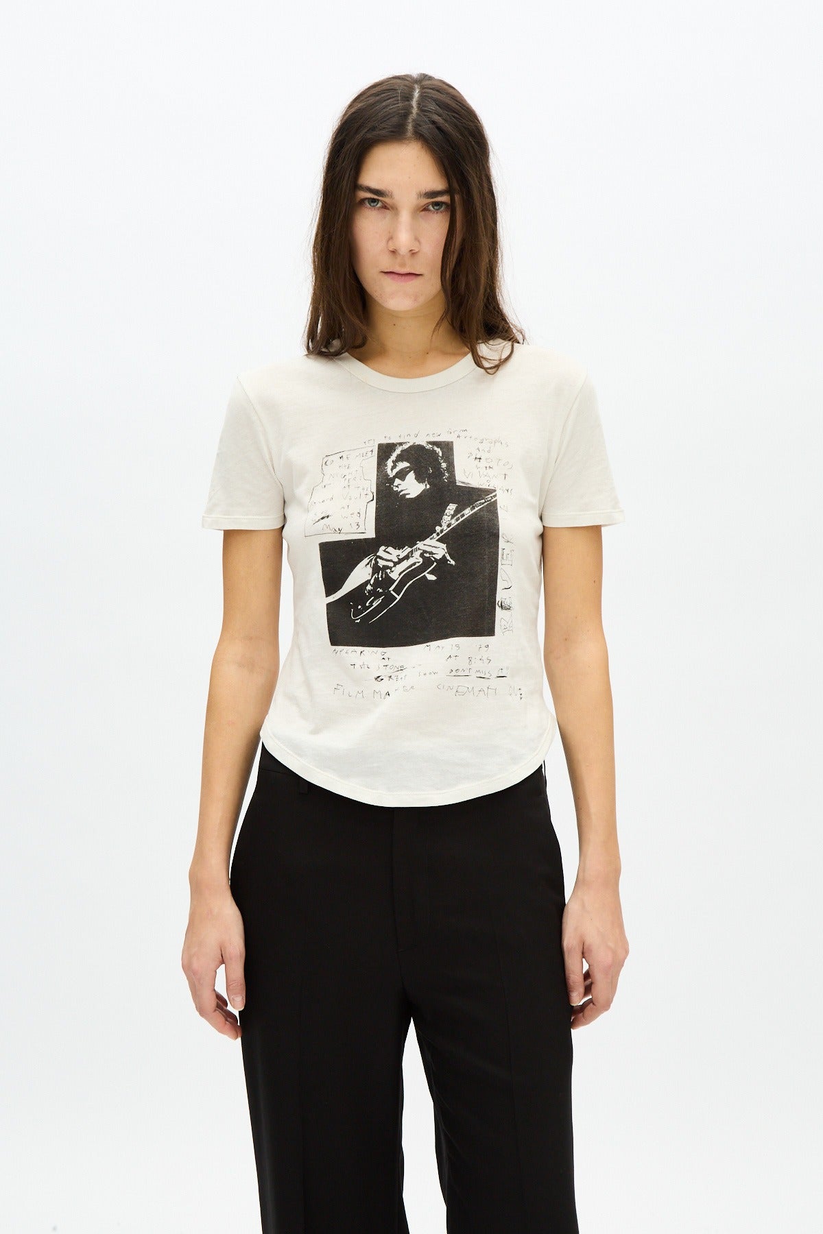 Floor micro t-shirt with "the night whispers" prin