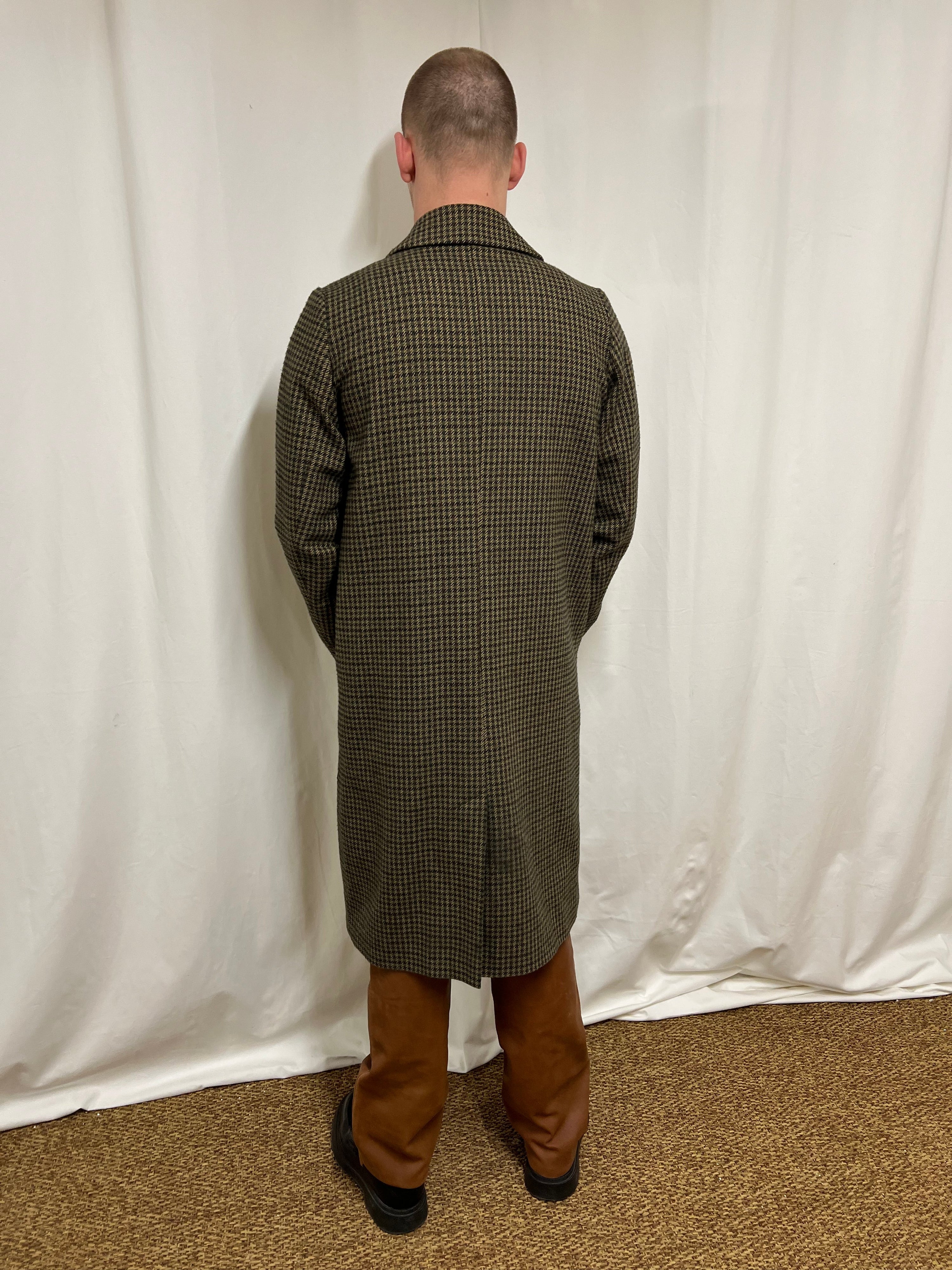 Pied de poule coat