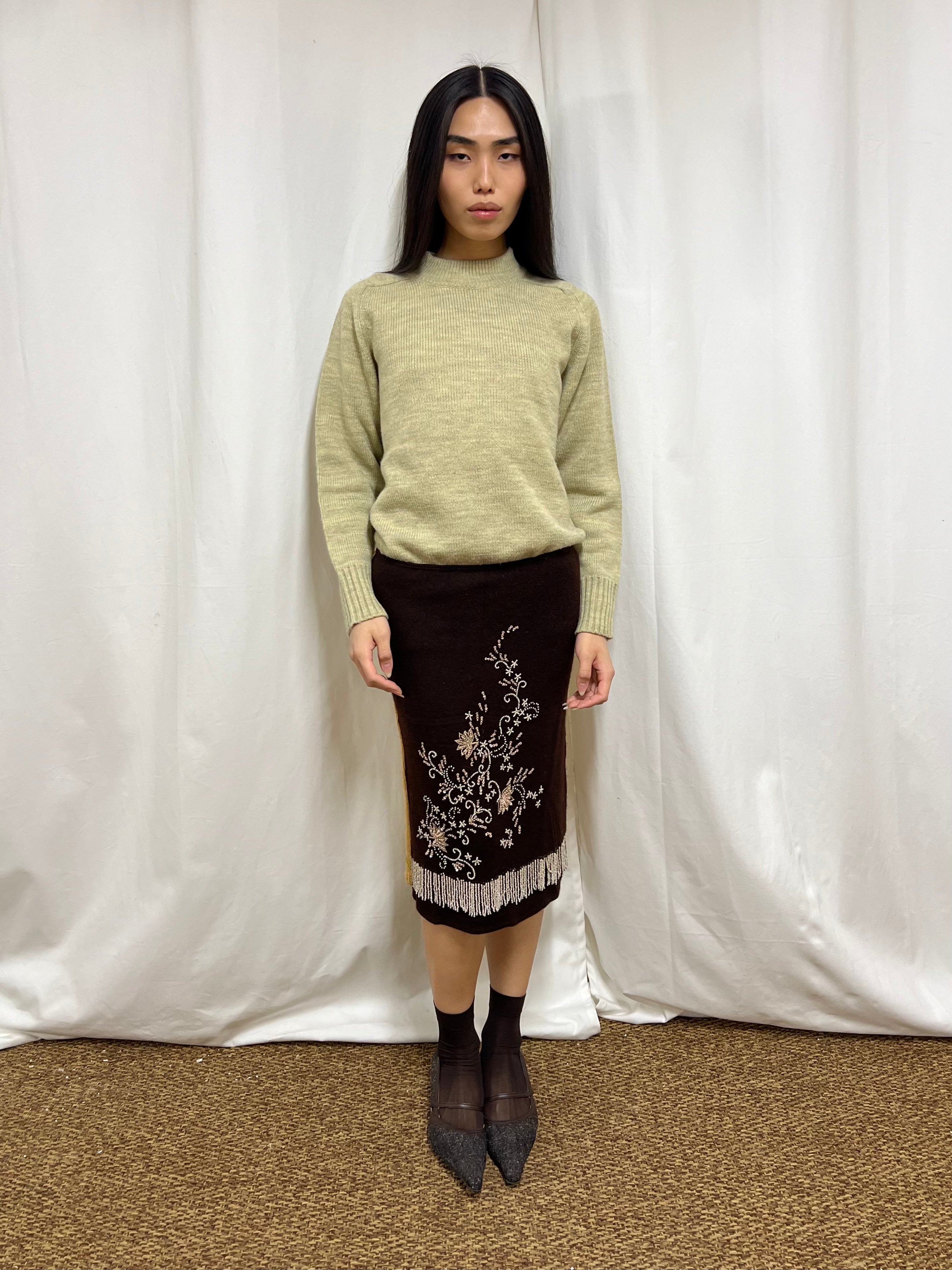 Embroidered knit skirt