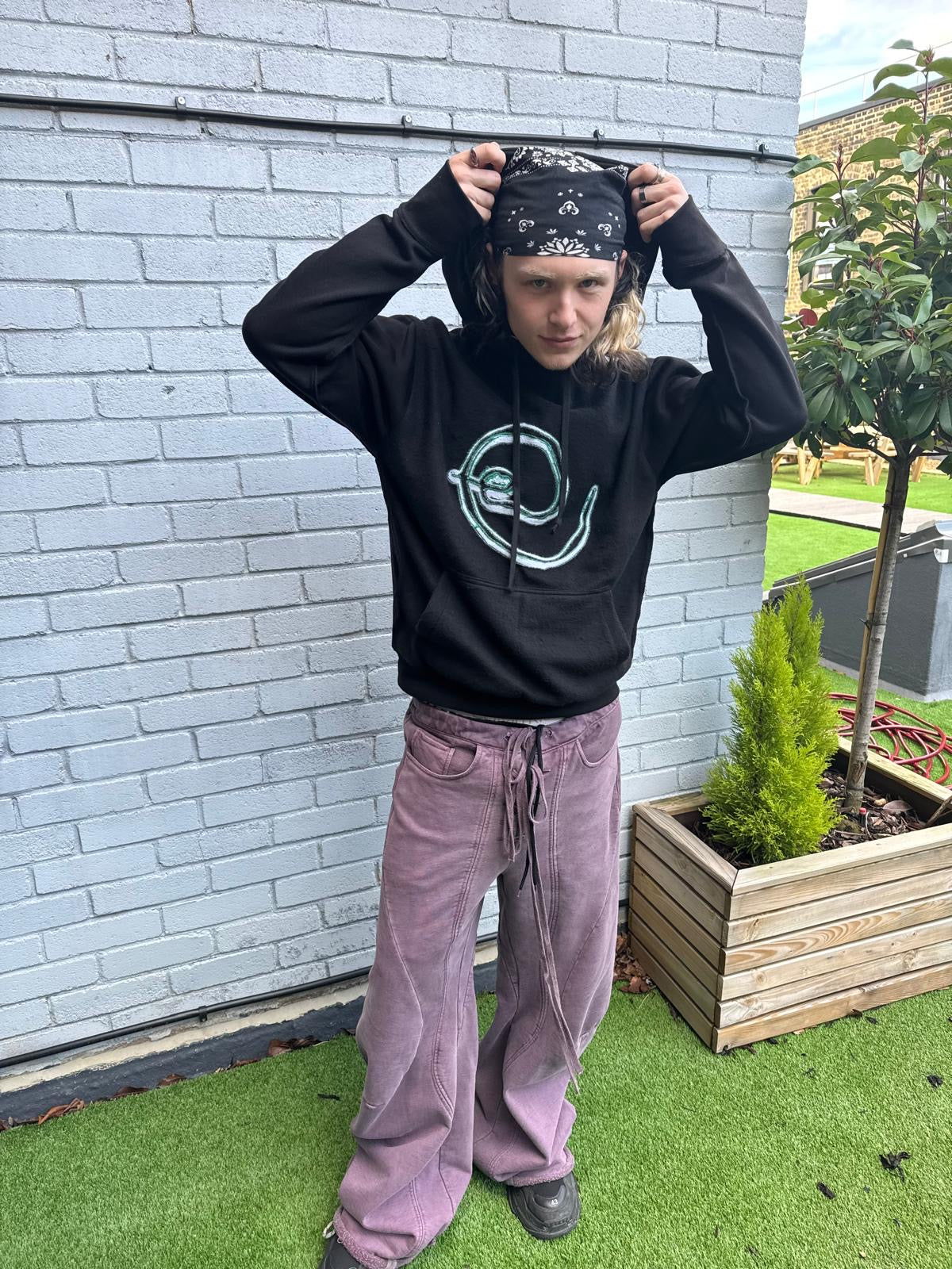 Embroidered spiral hoodie green/white