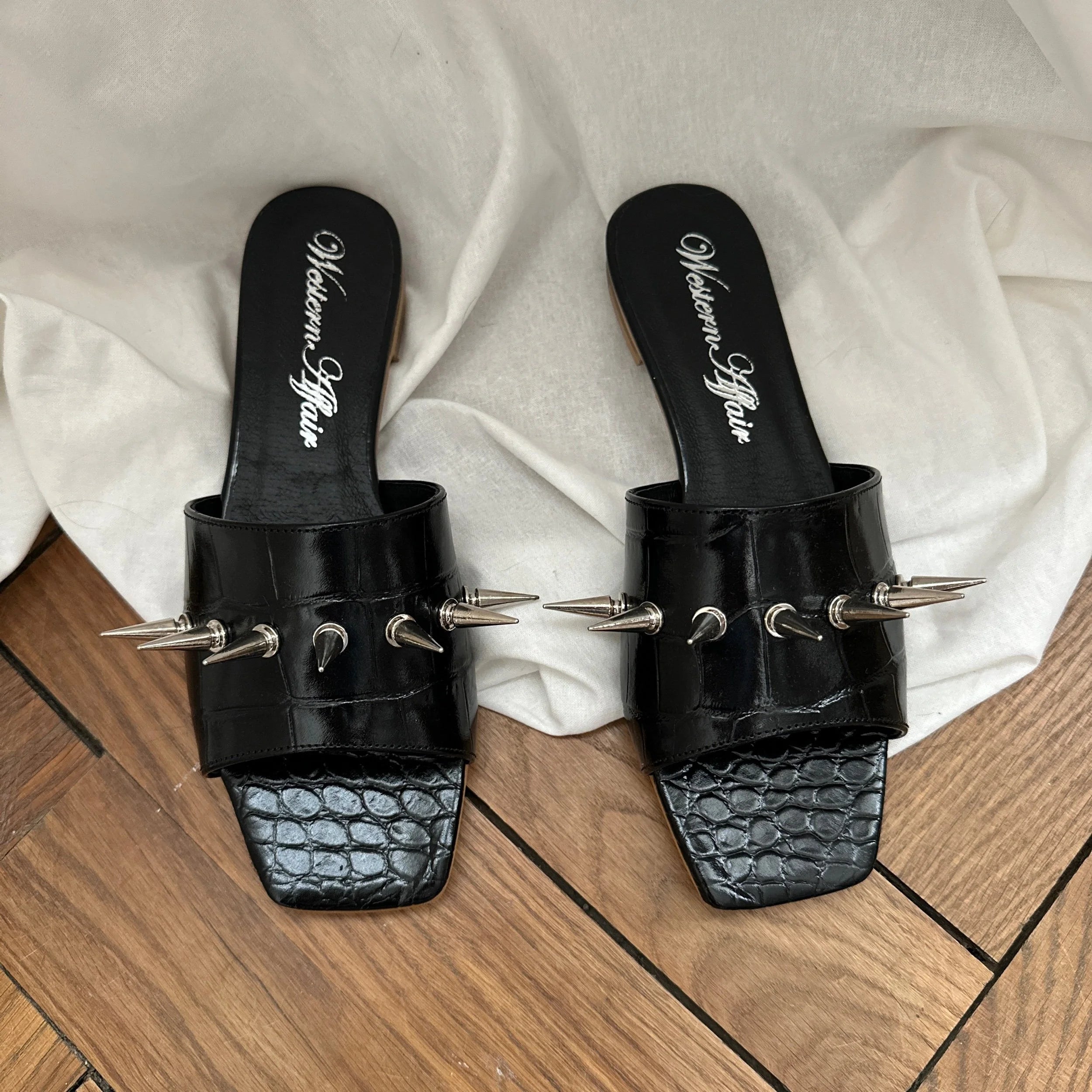 Spotlight flats
