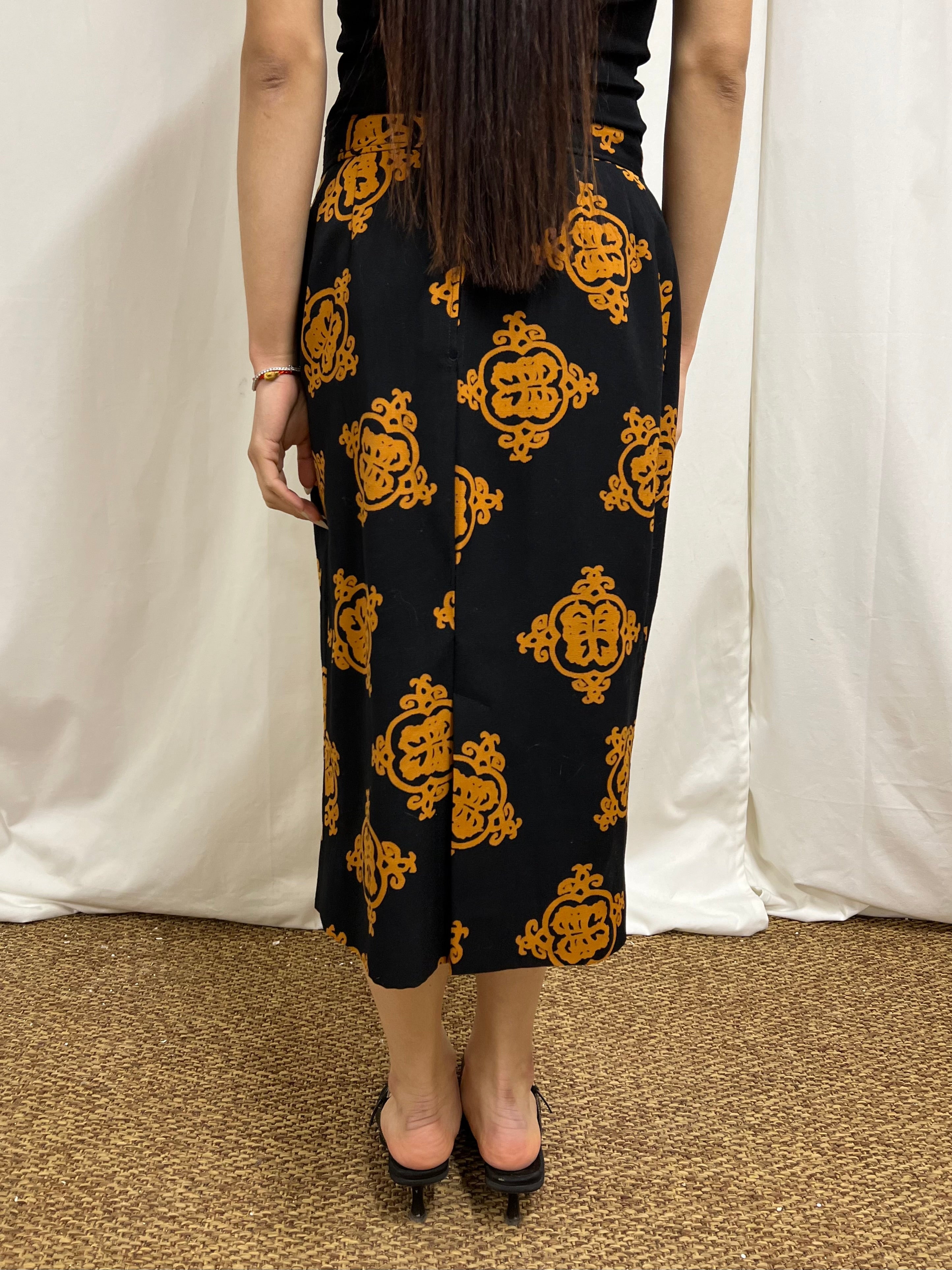 Graphic midi skirt
