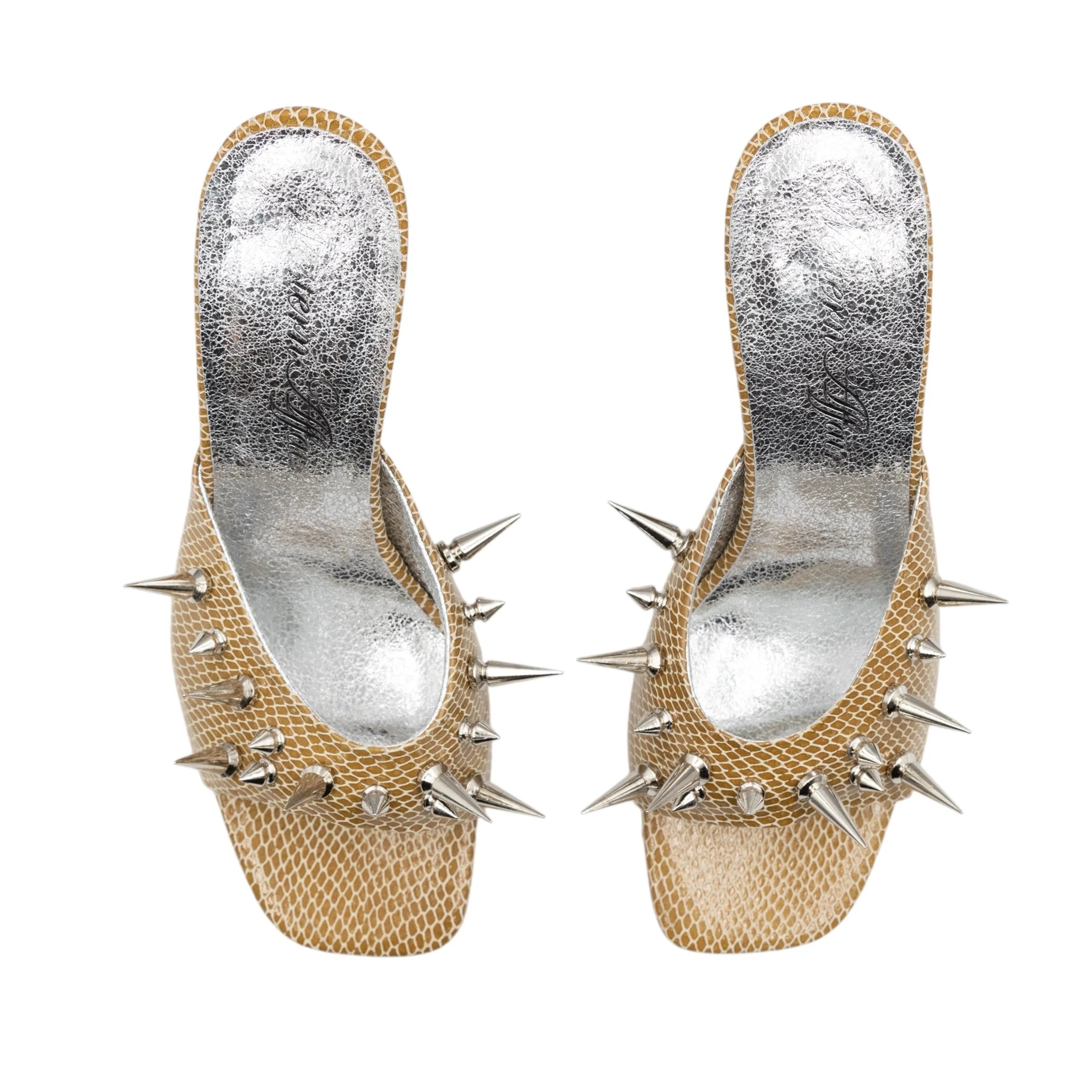 Spotlight heel in taupe