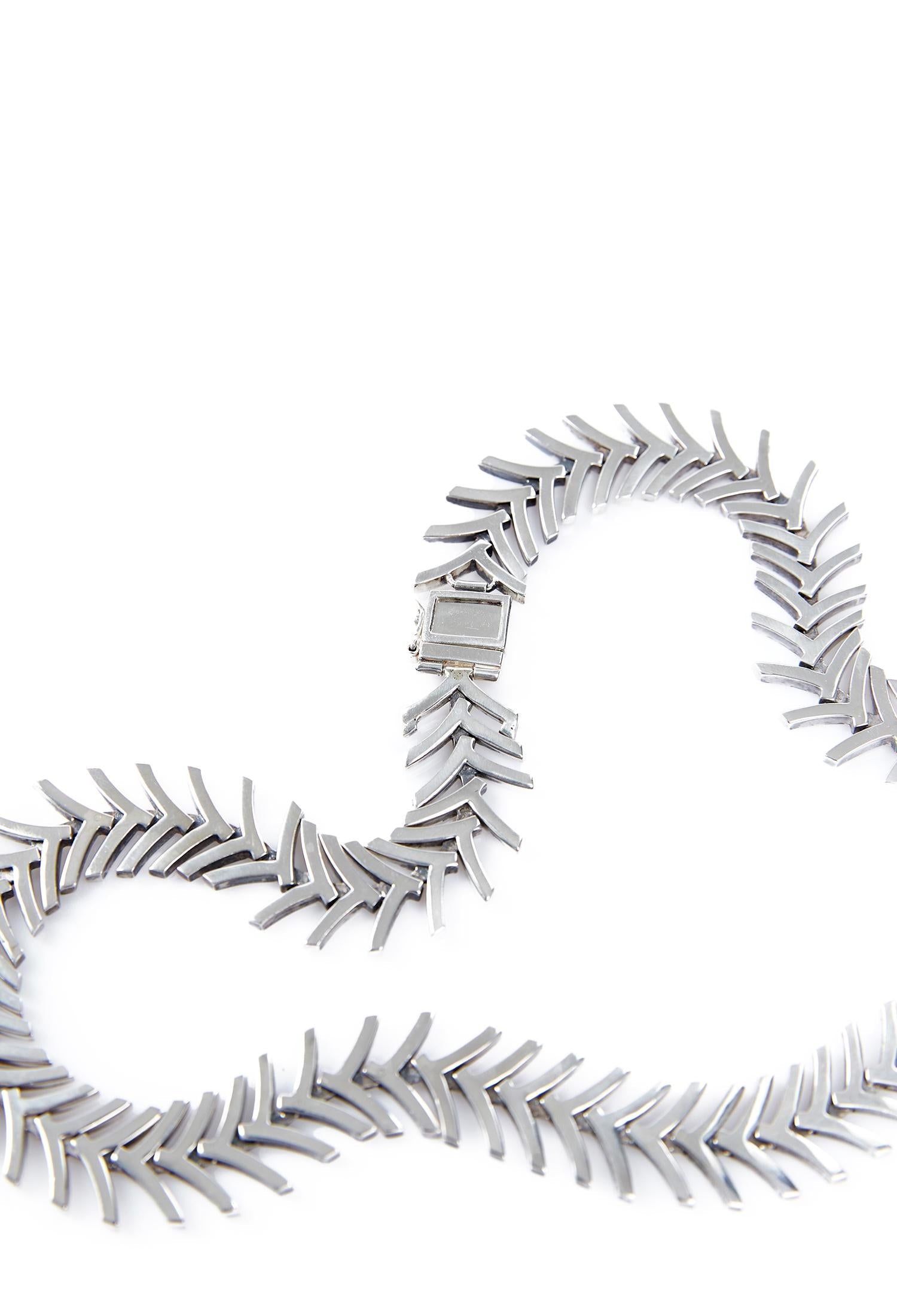 Tire necklace