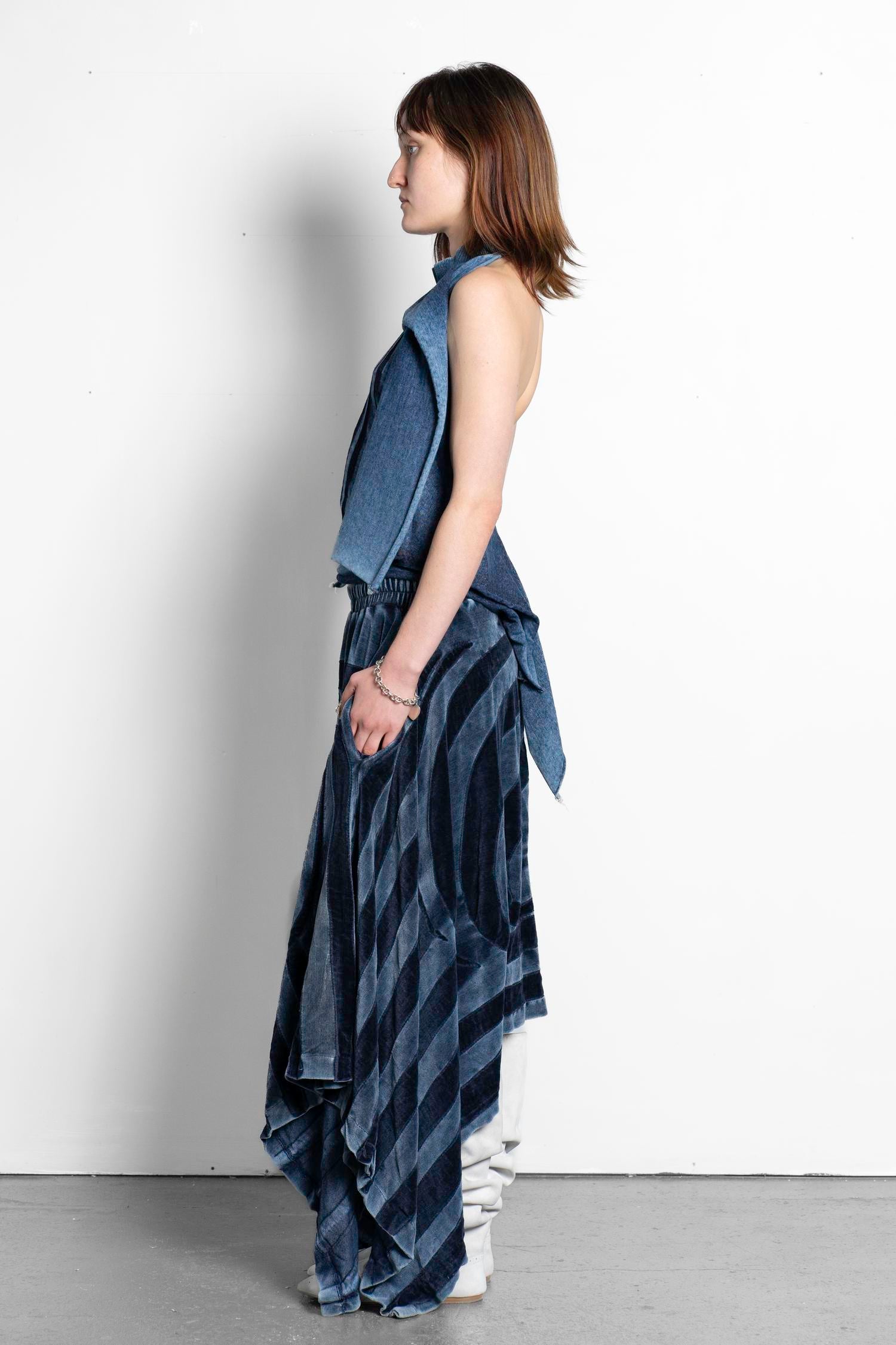 Backless t-shirt