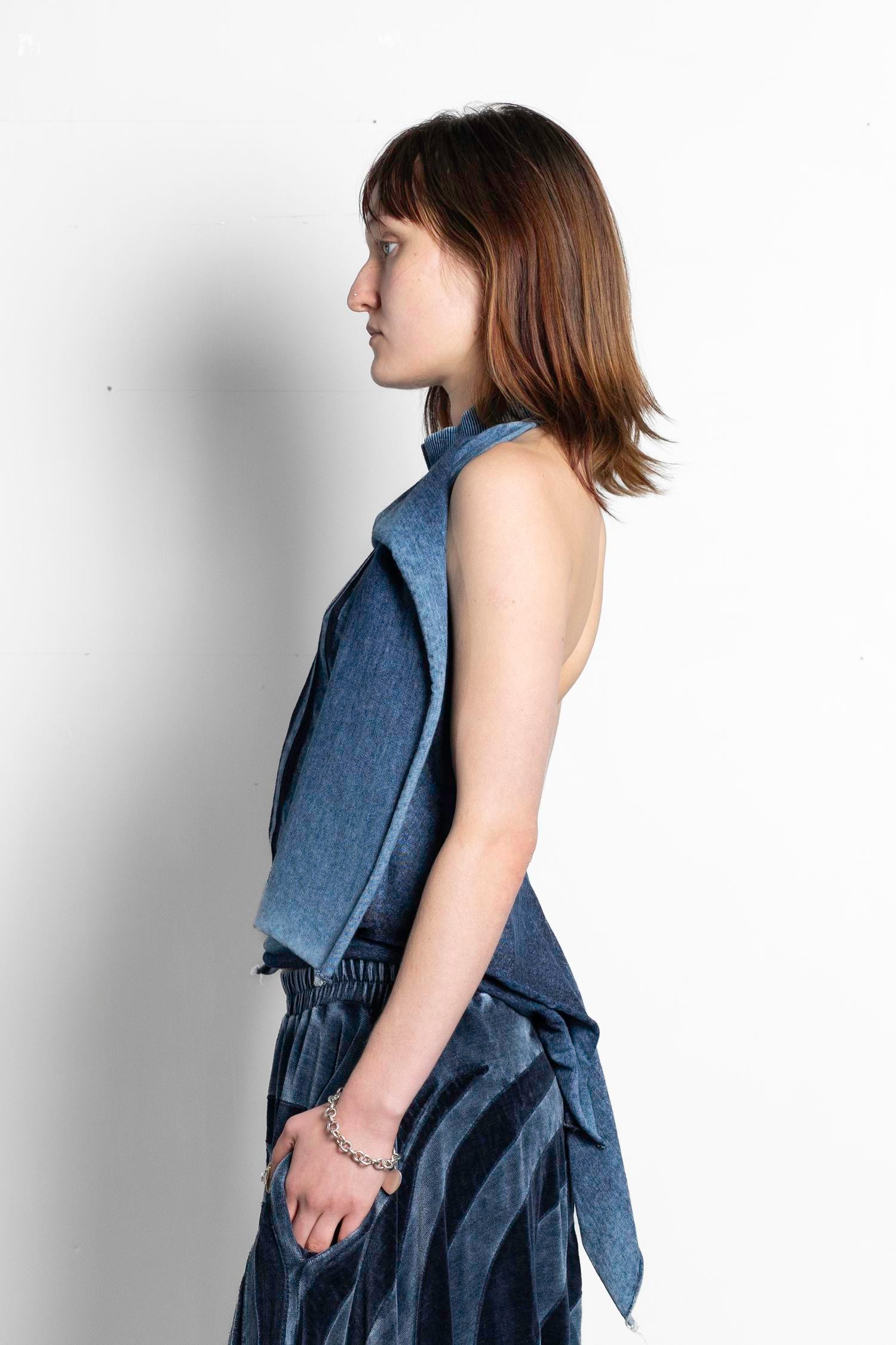 Backless t-shirt