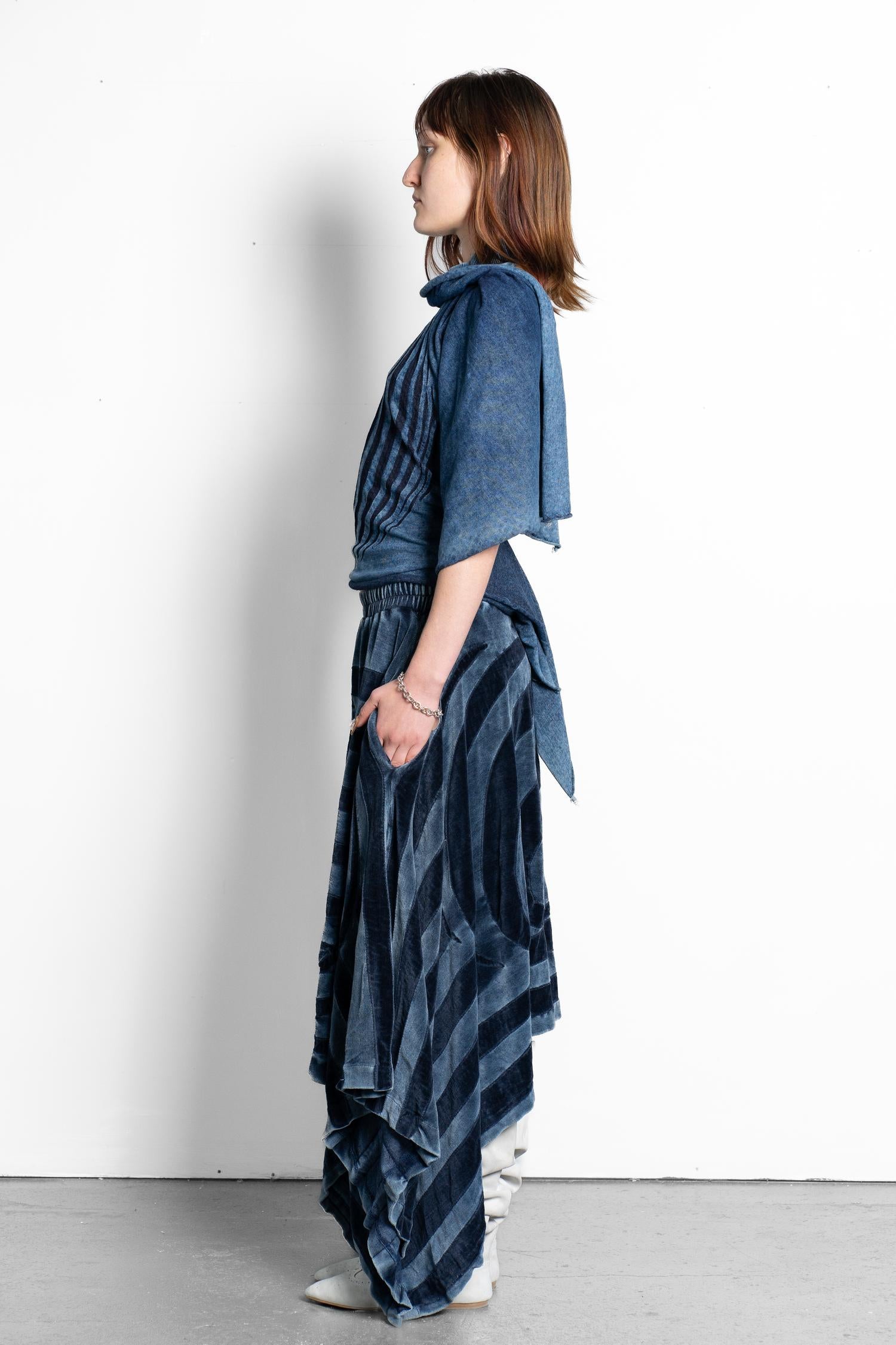 Backless t-shirt