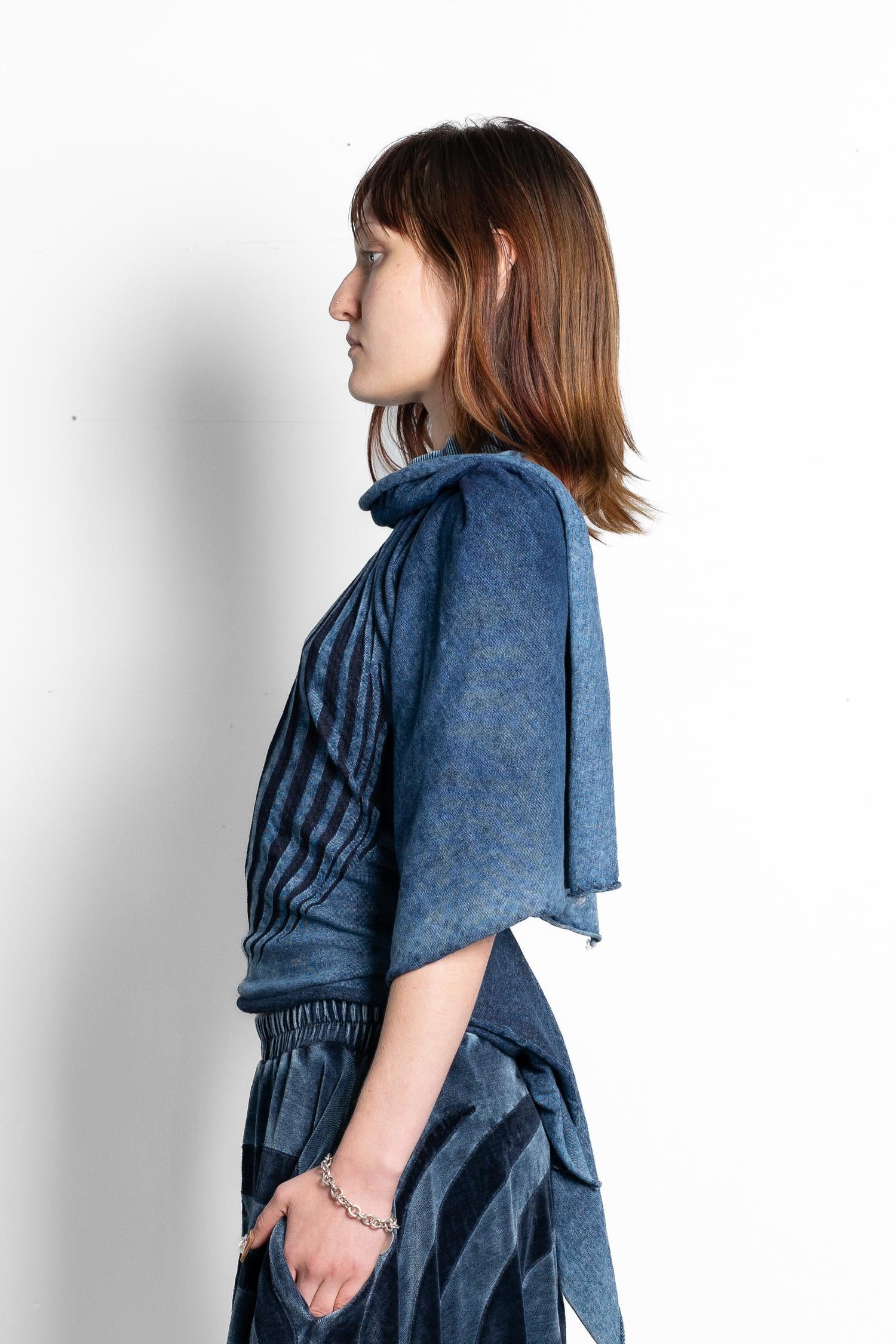 Backless t-shirt