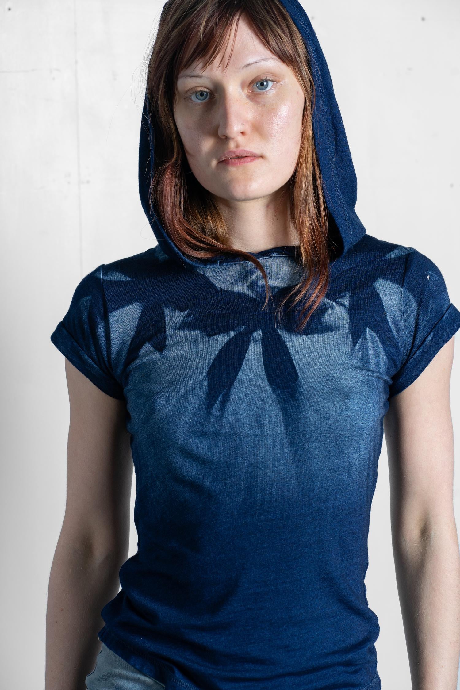 Hooded bow top
