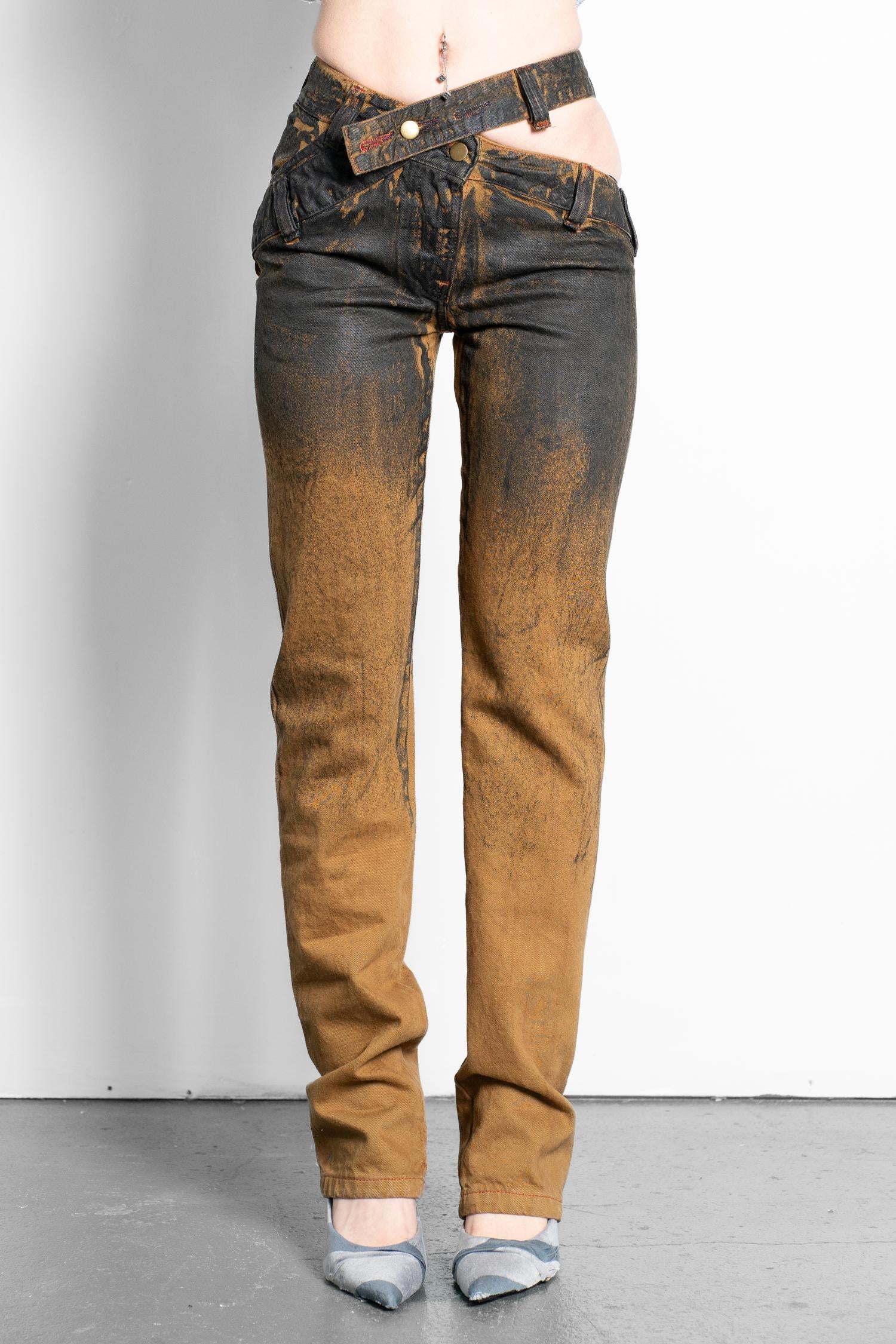 Bias cut tarred cut out skinny jeans