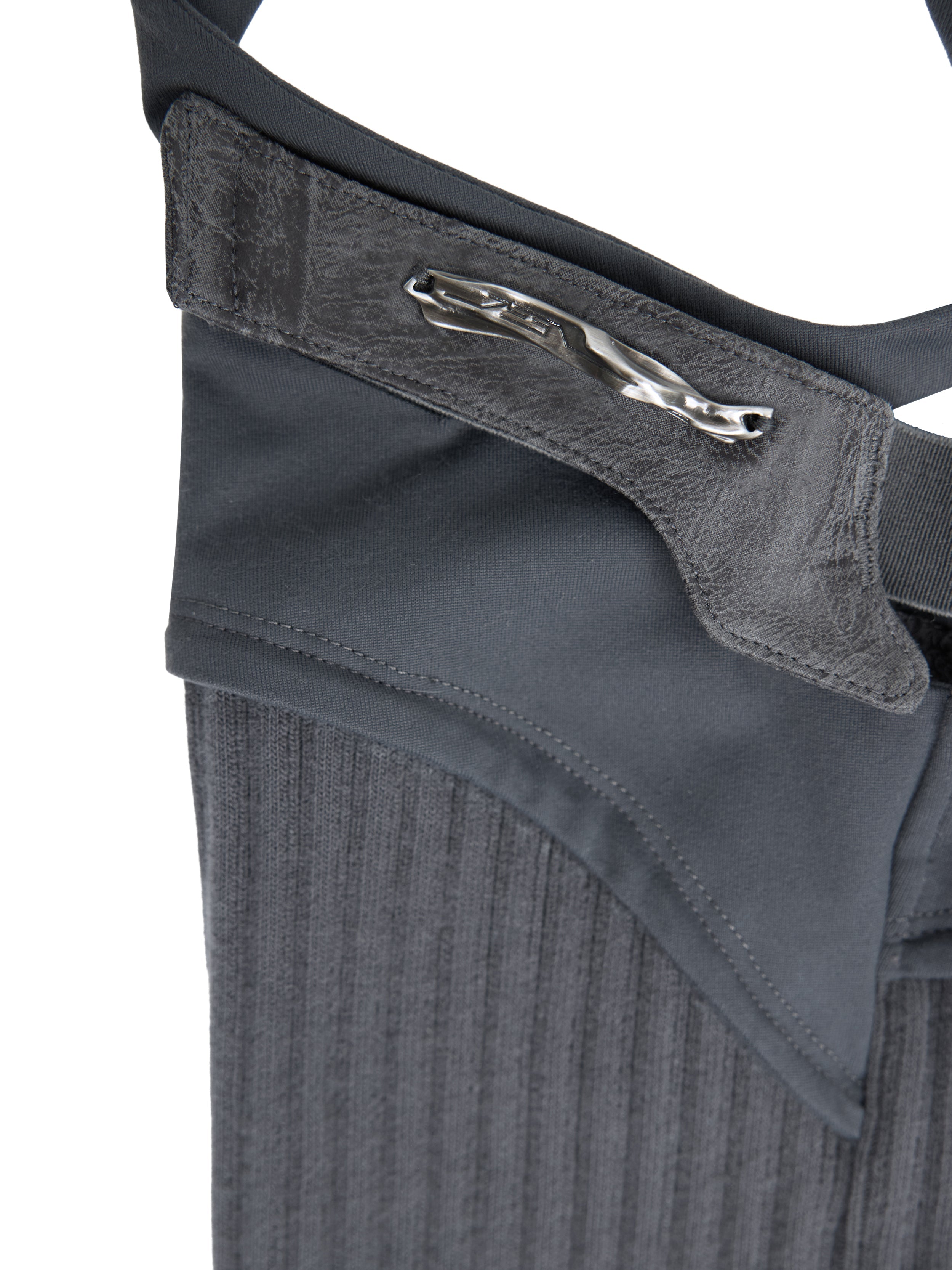 Asymmetric leg warmer