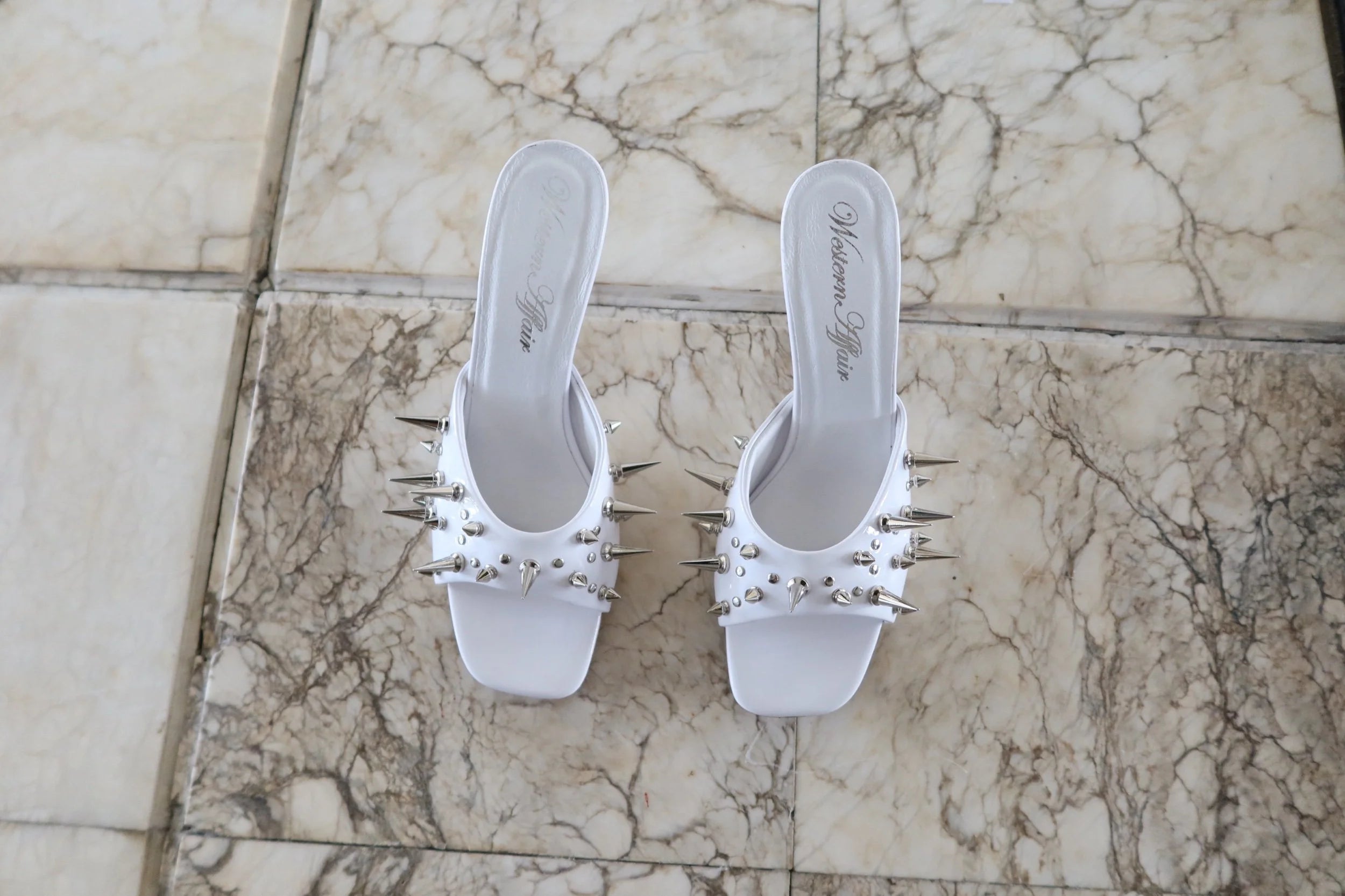 Spotlight white