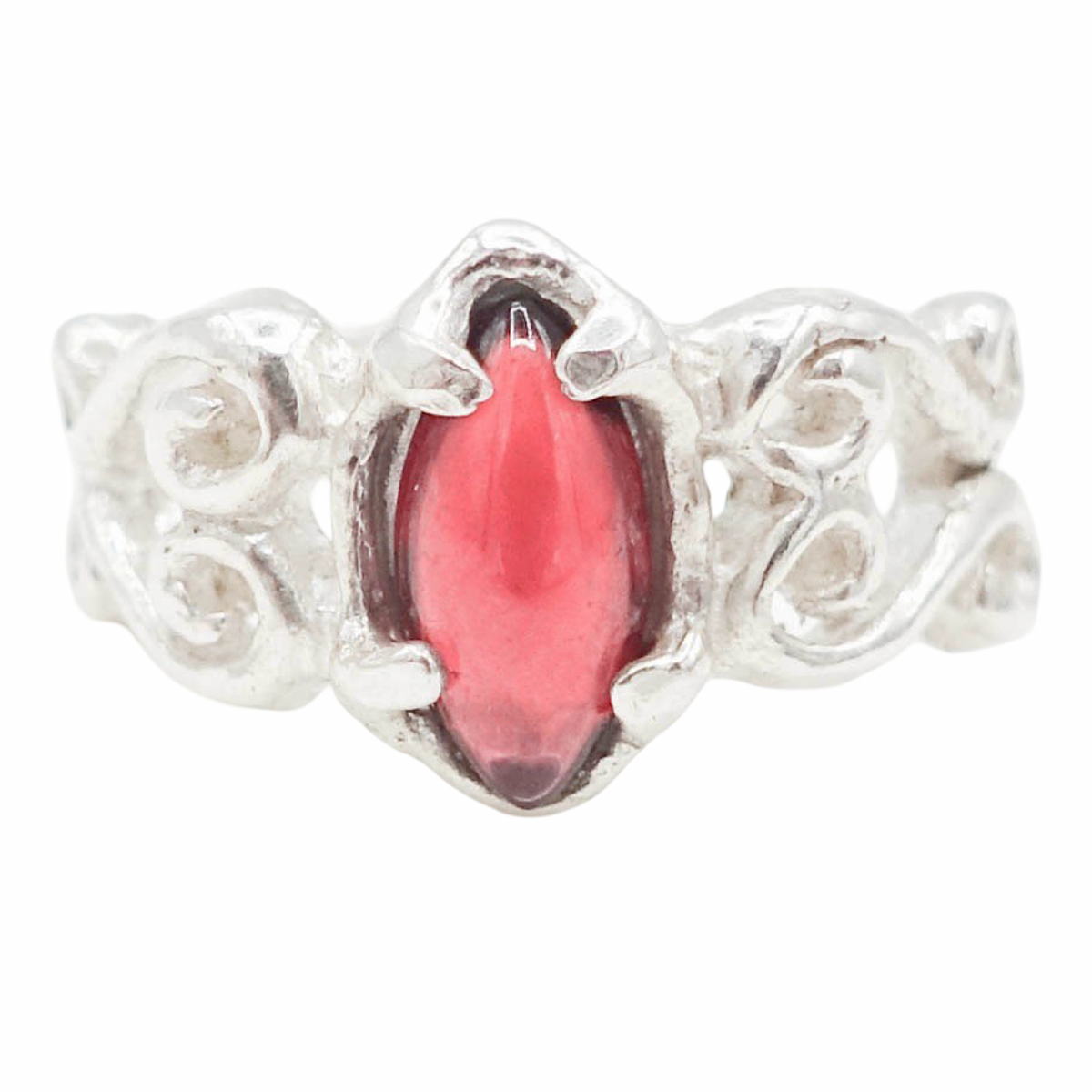 Madame ring
