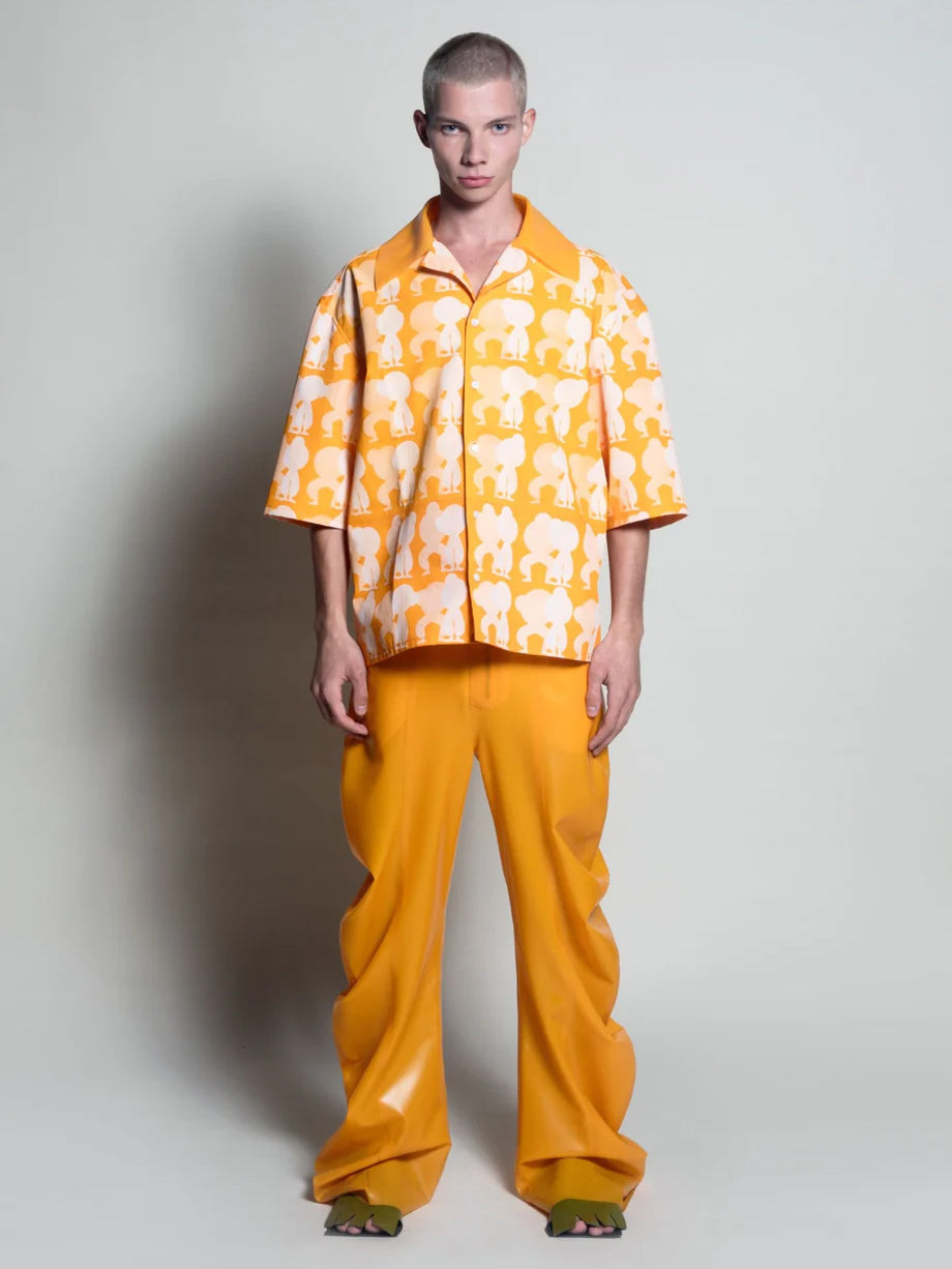 Dancing figures shirt - amber
