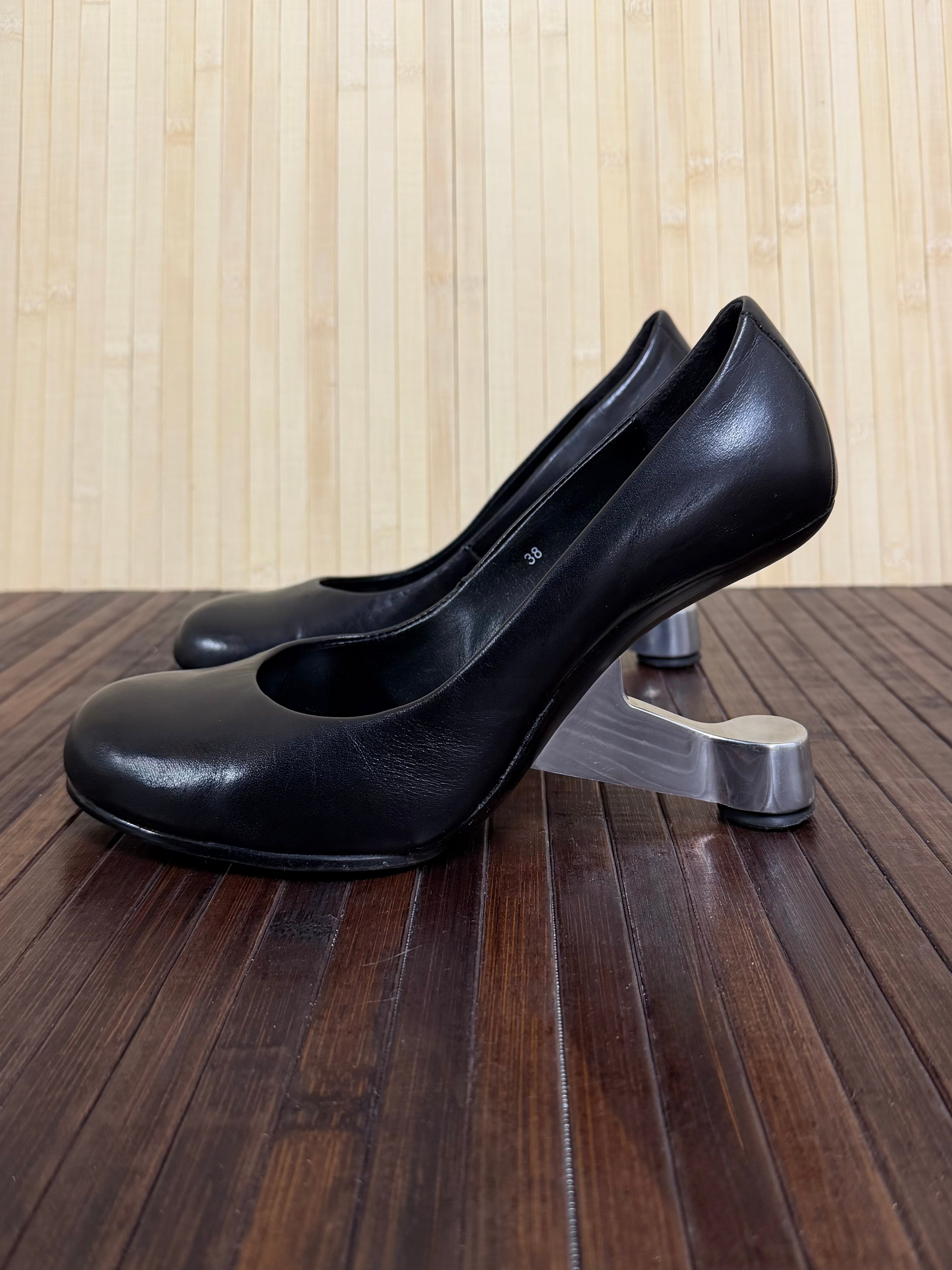 Floating heels