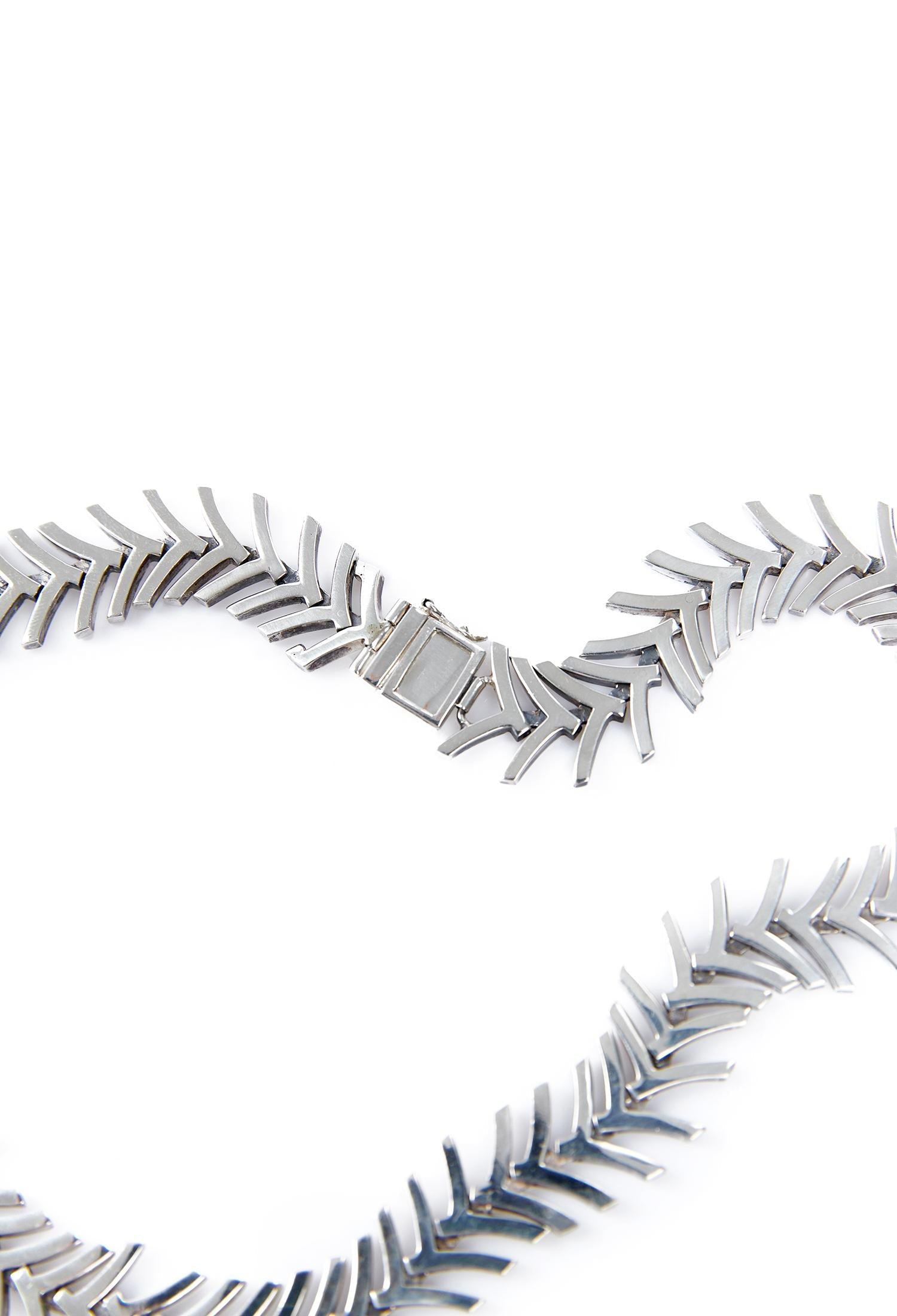 Tire necklace