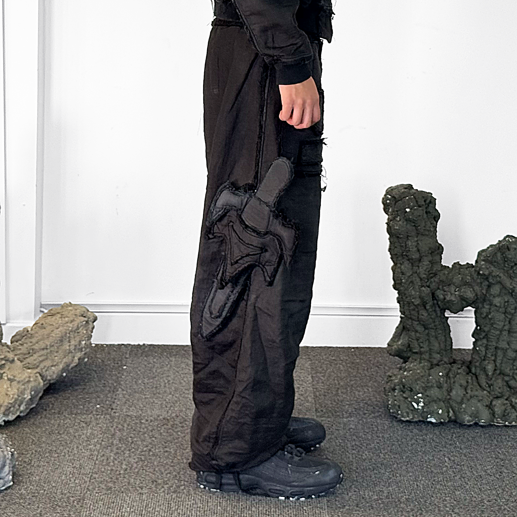 Mourning army track pant - black