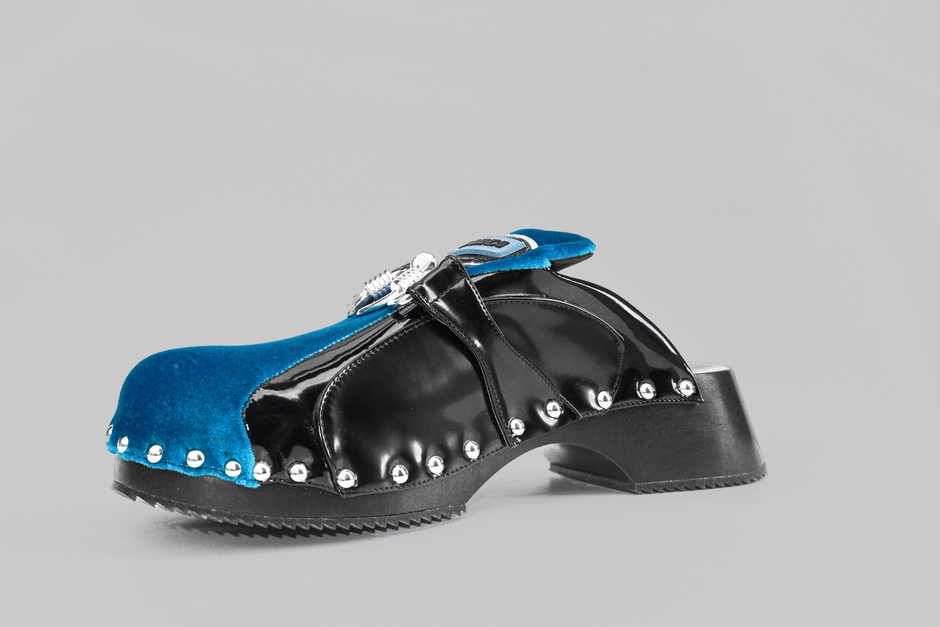 Ss23 beetle clog blue/black