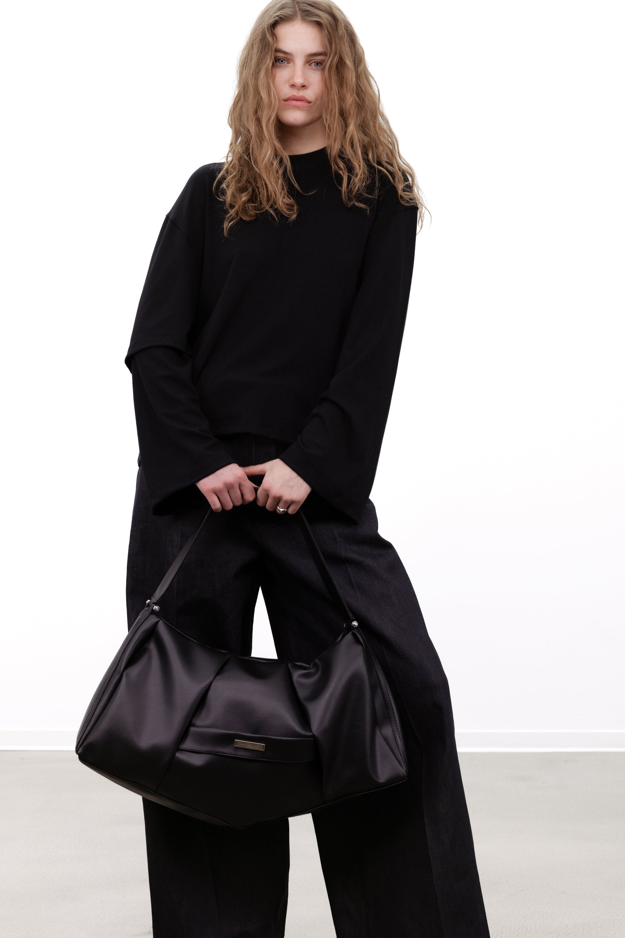 Large shoulder bag black