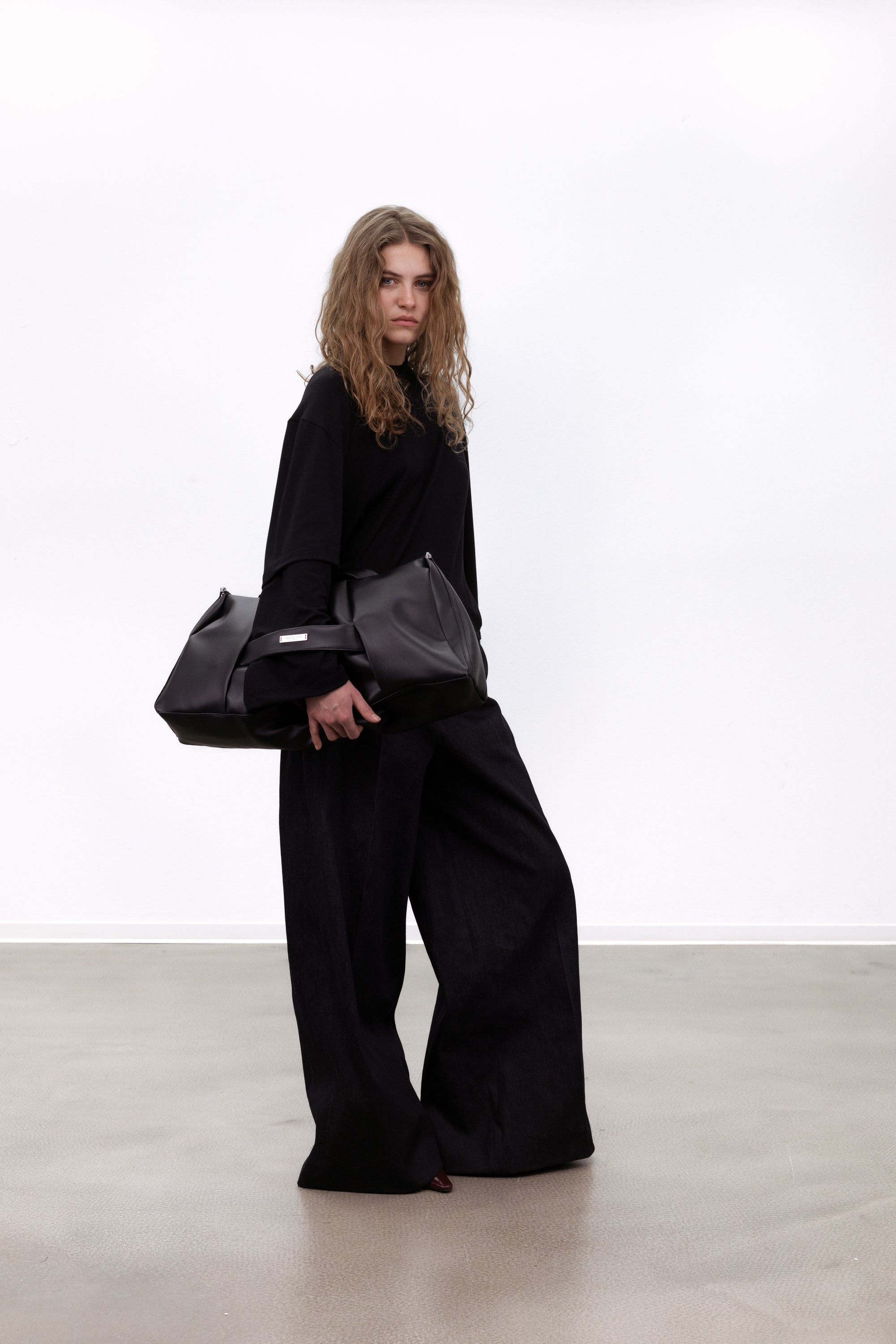 Large shoulder bag black