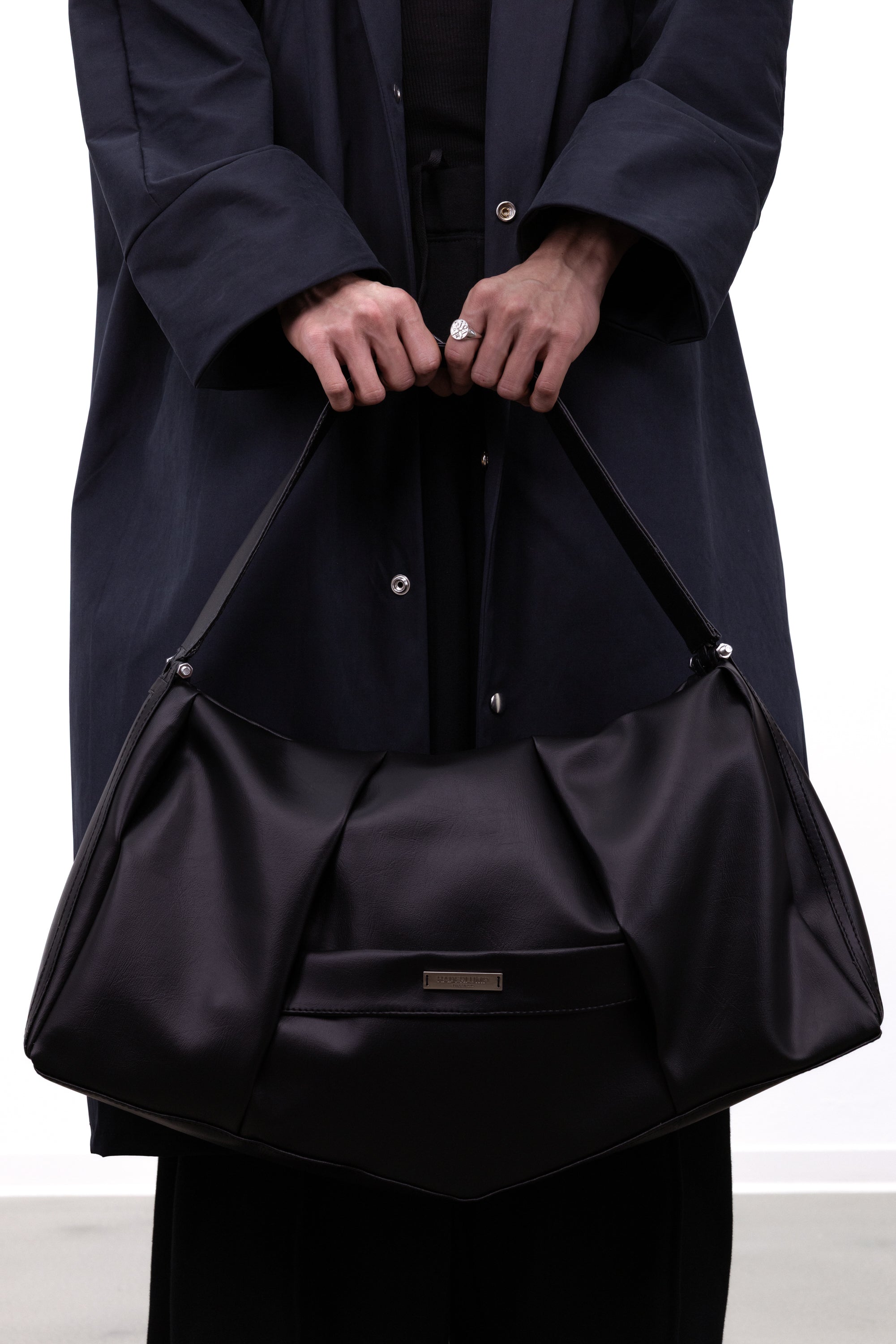 Large shoulder bag black