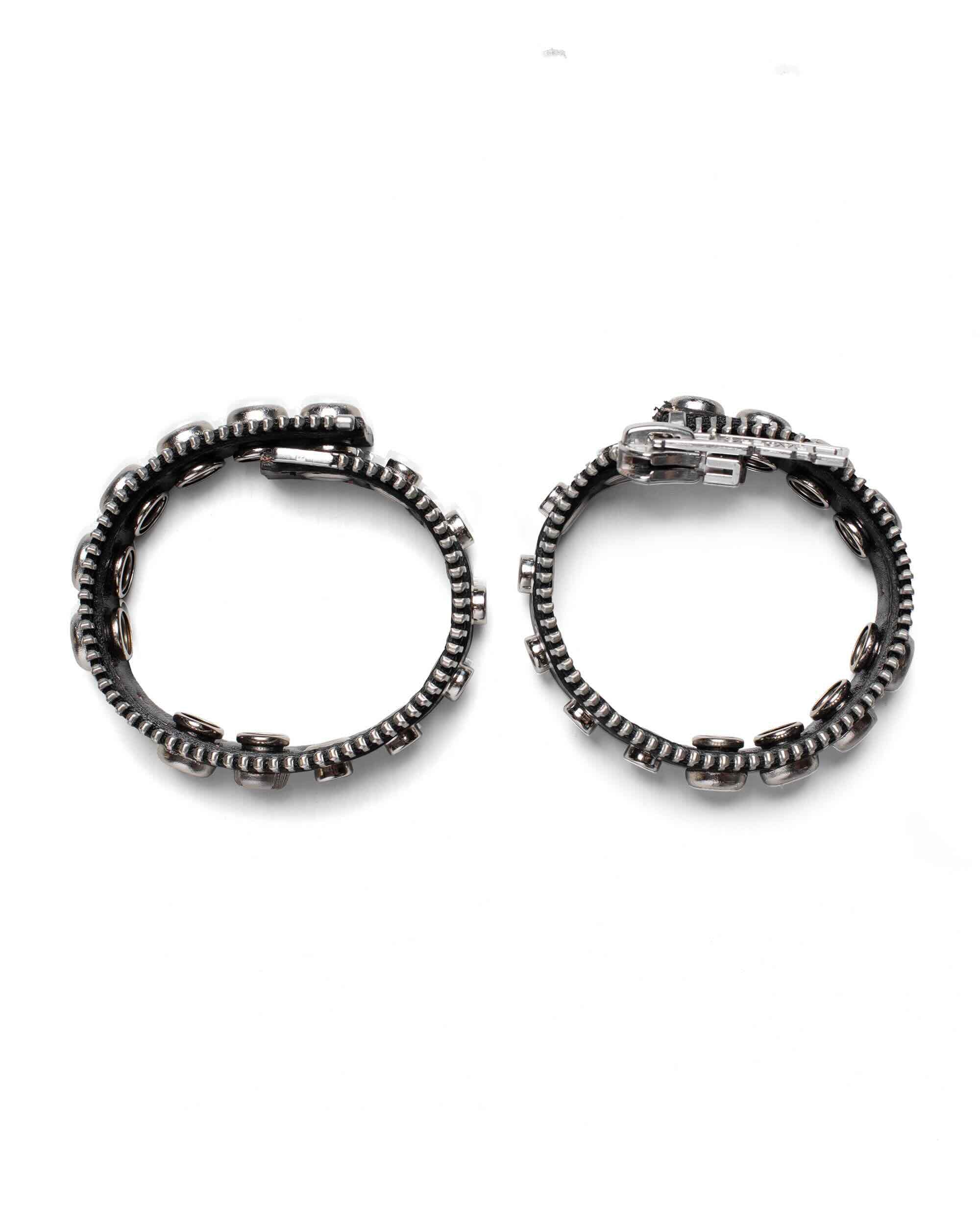 Split button bracelet