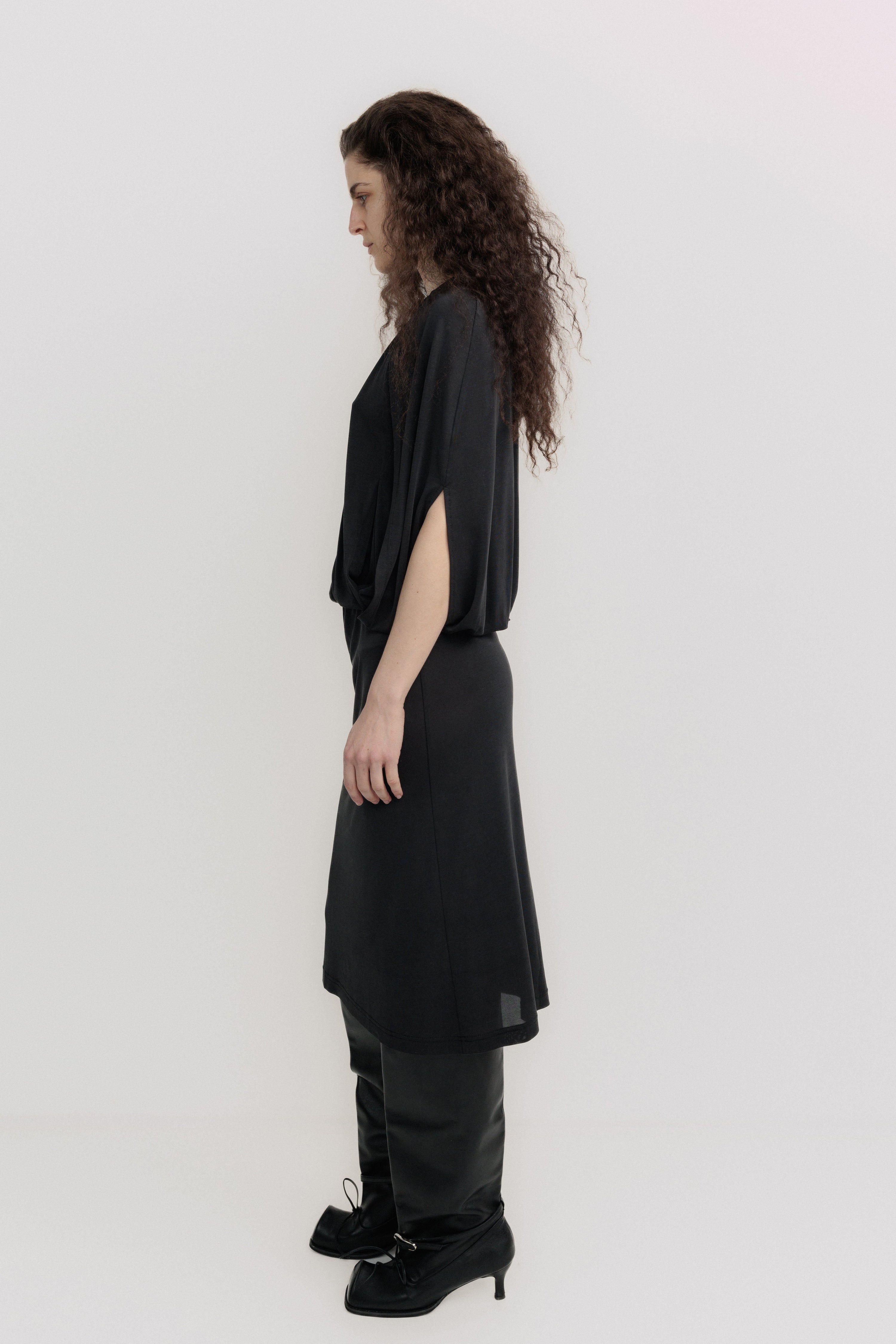 Cape dress charcoal