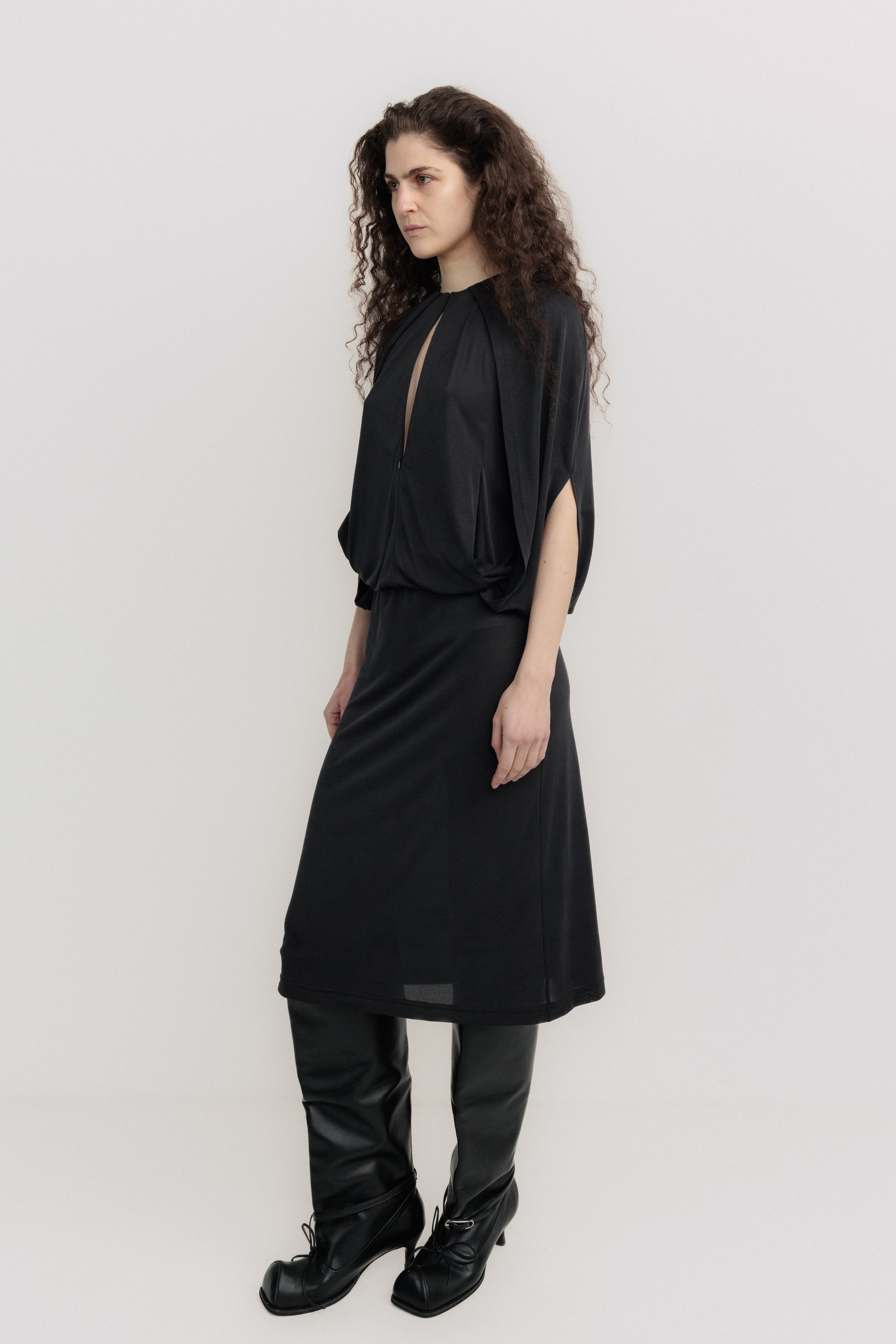 Cape dress charcoal