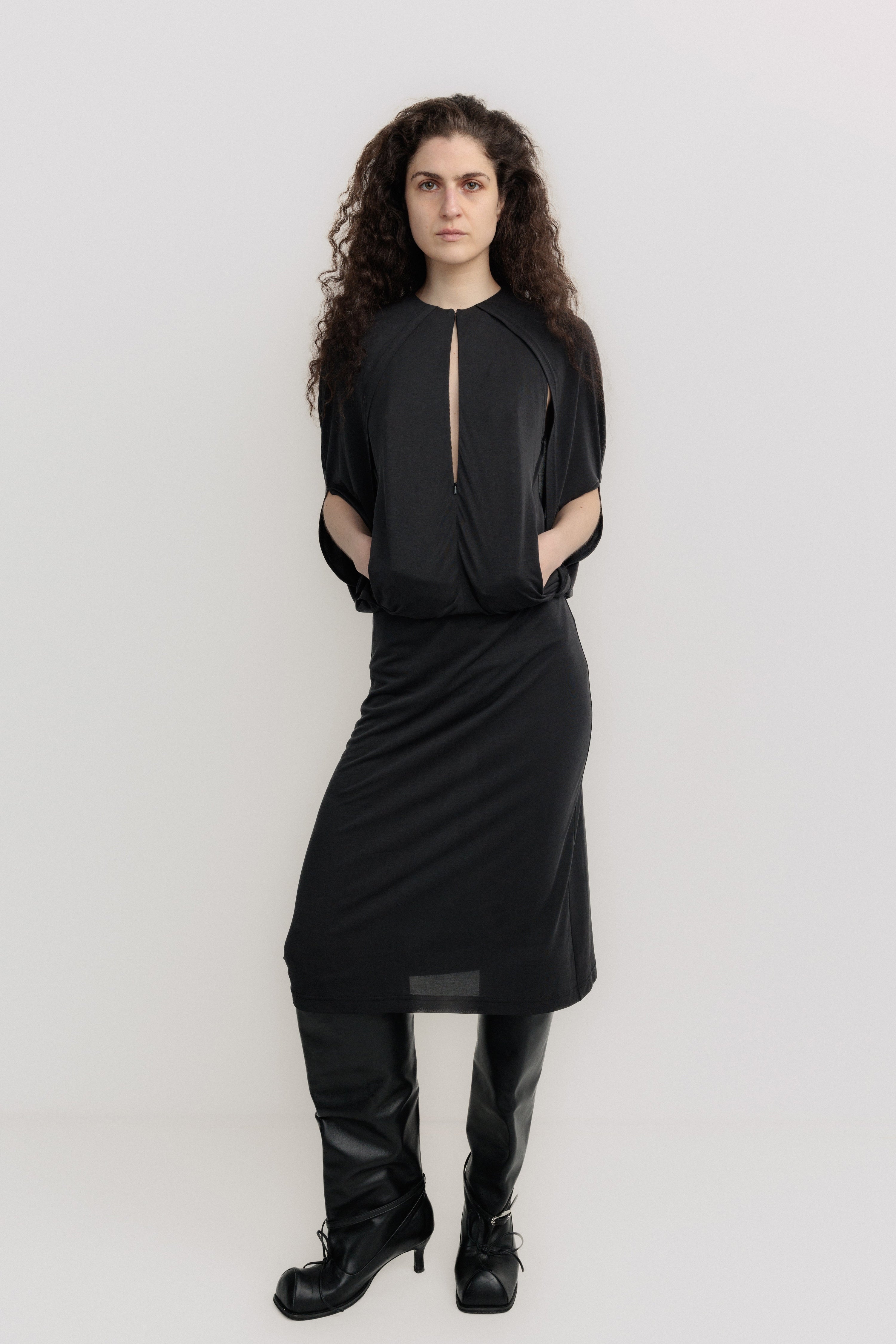 Cape dress charcoal