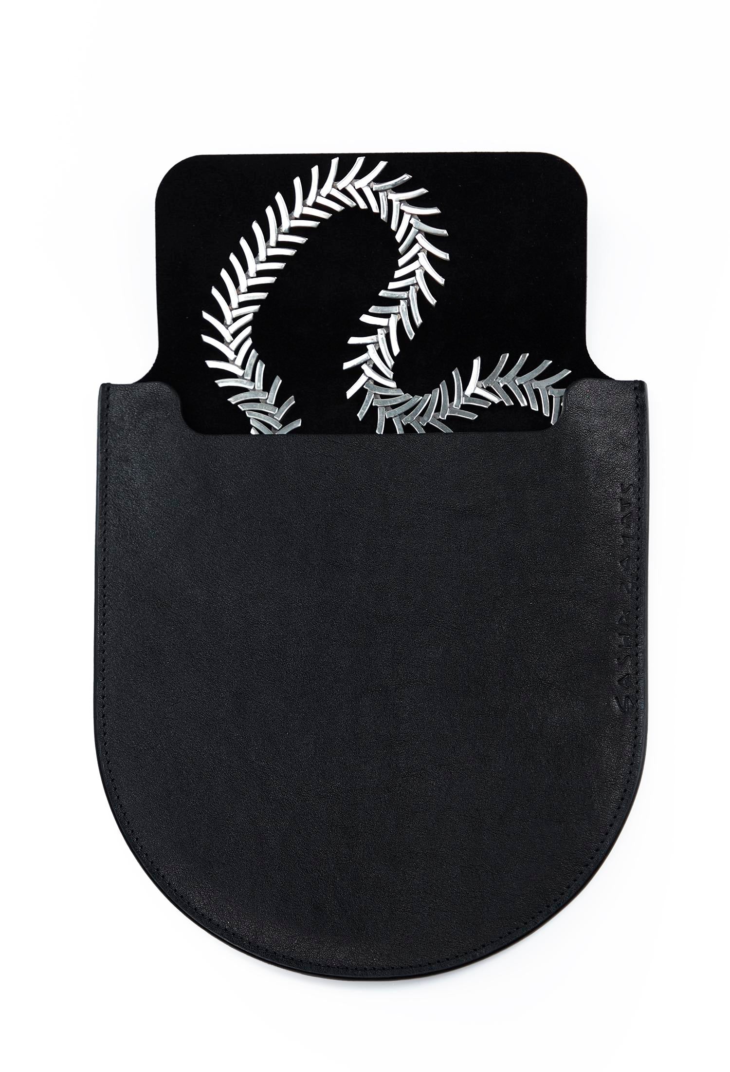 Tire necklace