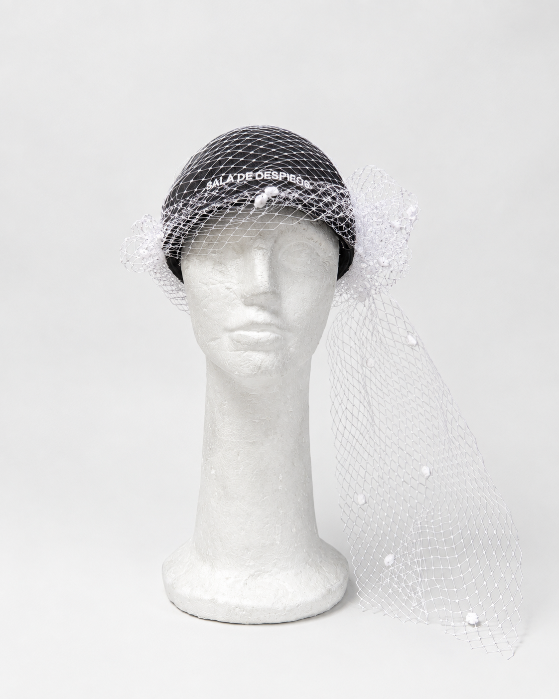 Evade veil cap