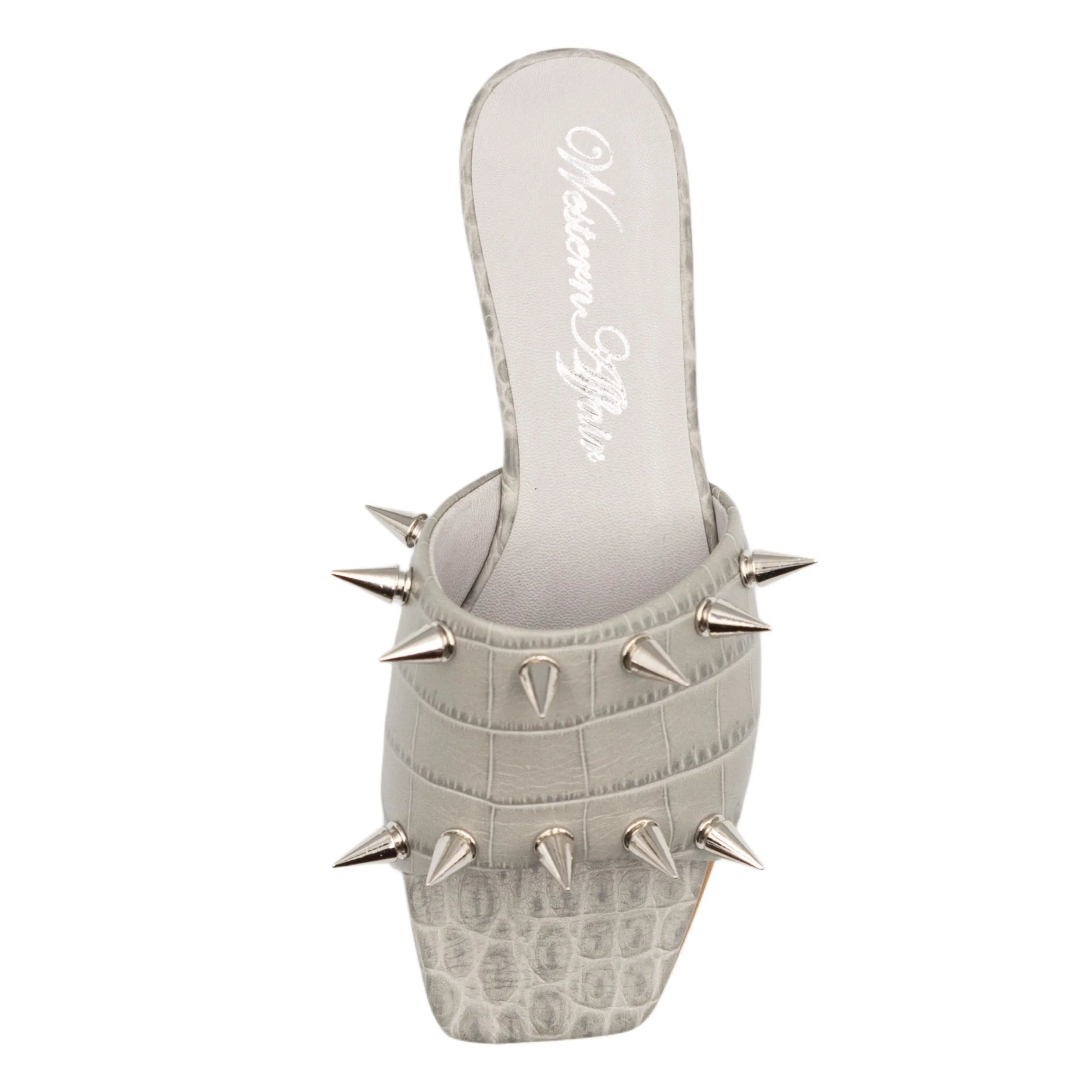 Spotlight flats in dove