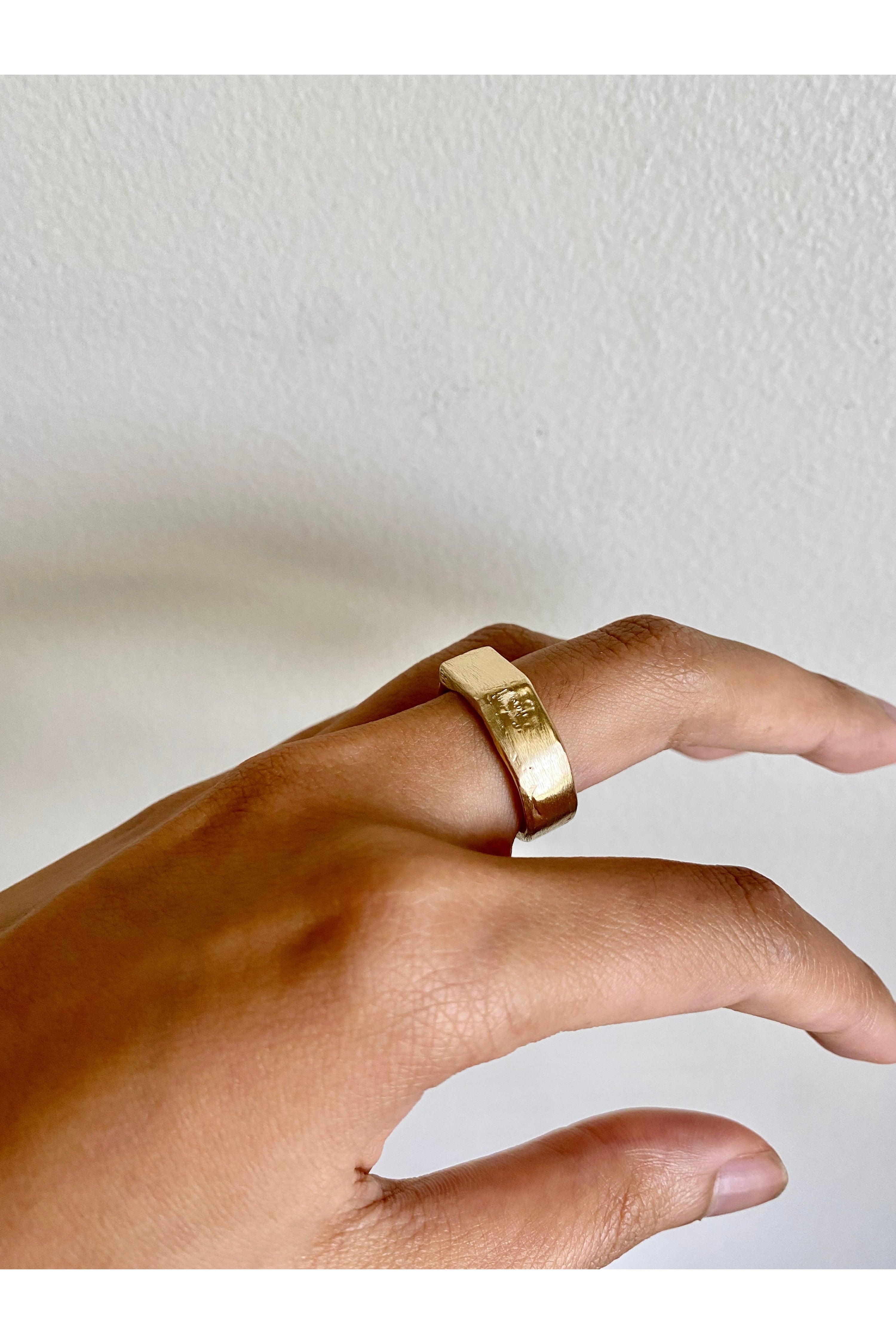 Melting away ring - gold