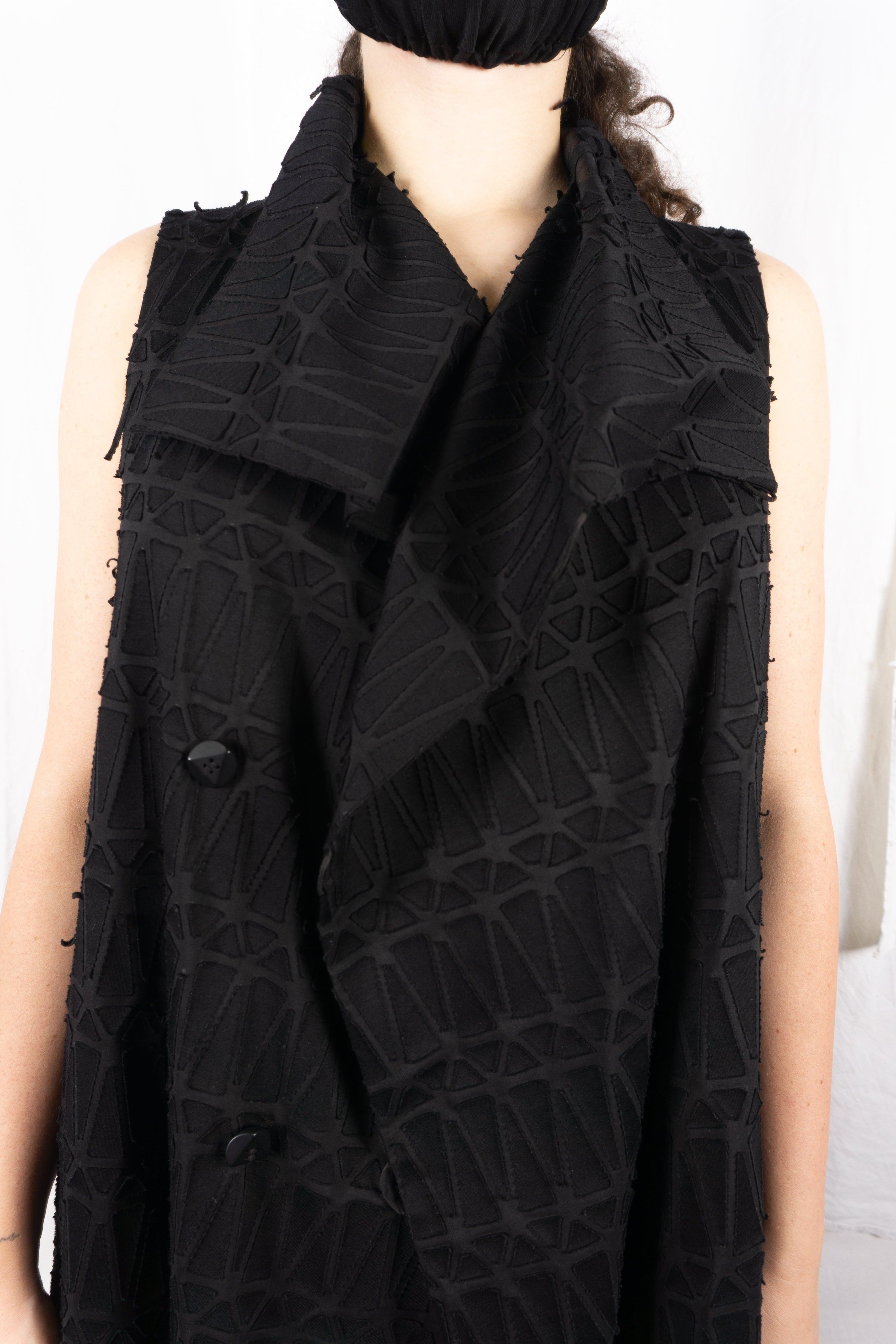 Issey miyake s/s 2017 sleeveless patches jacket