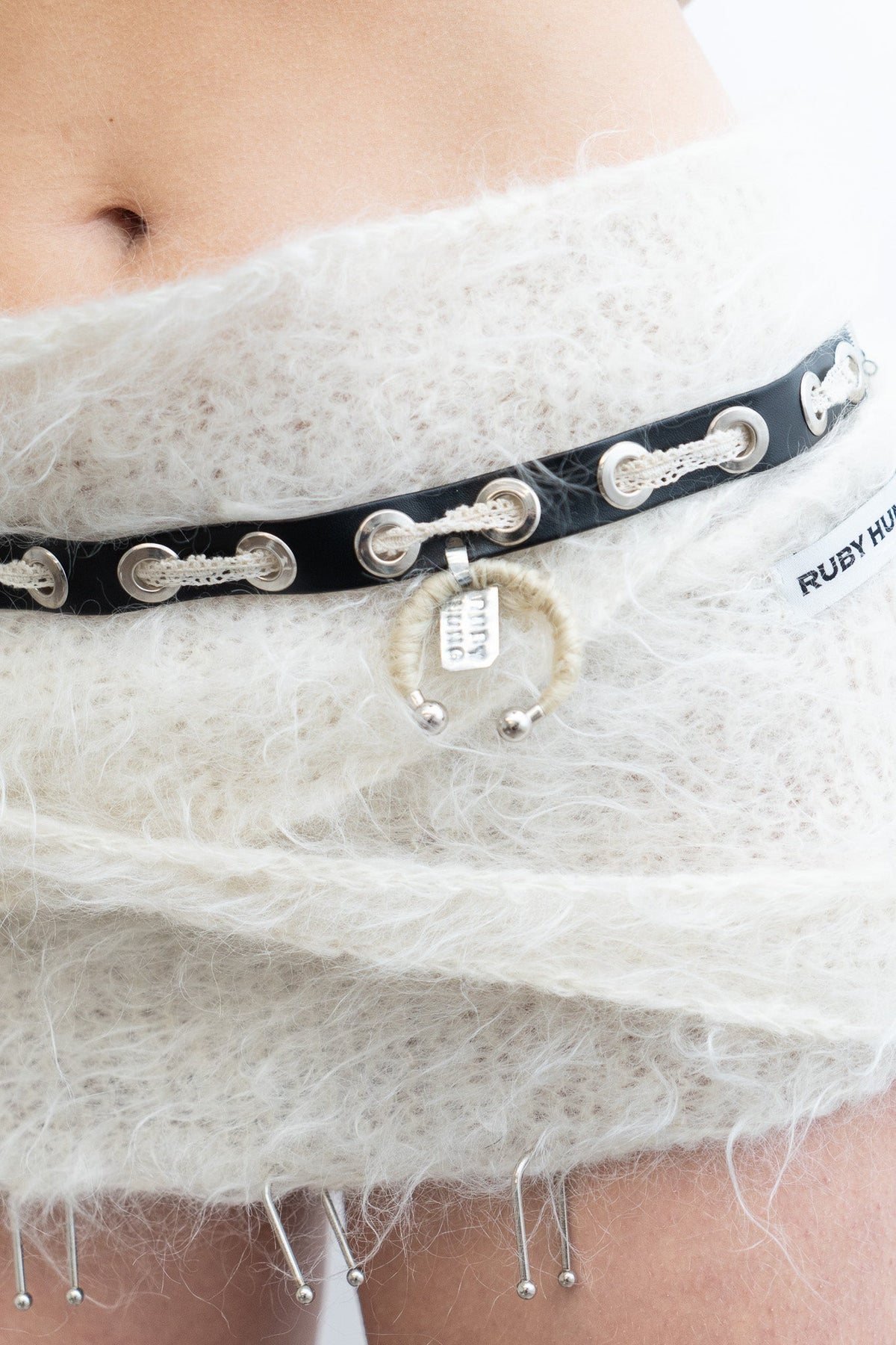 Hooked hair belt choker